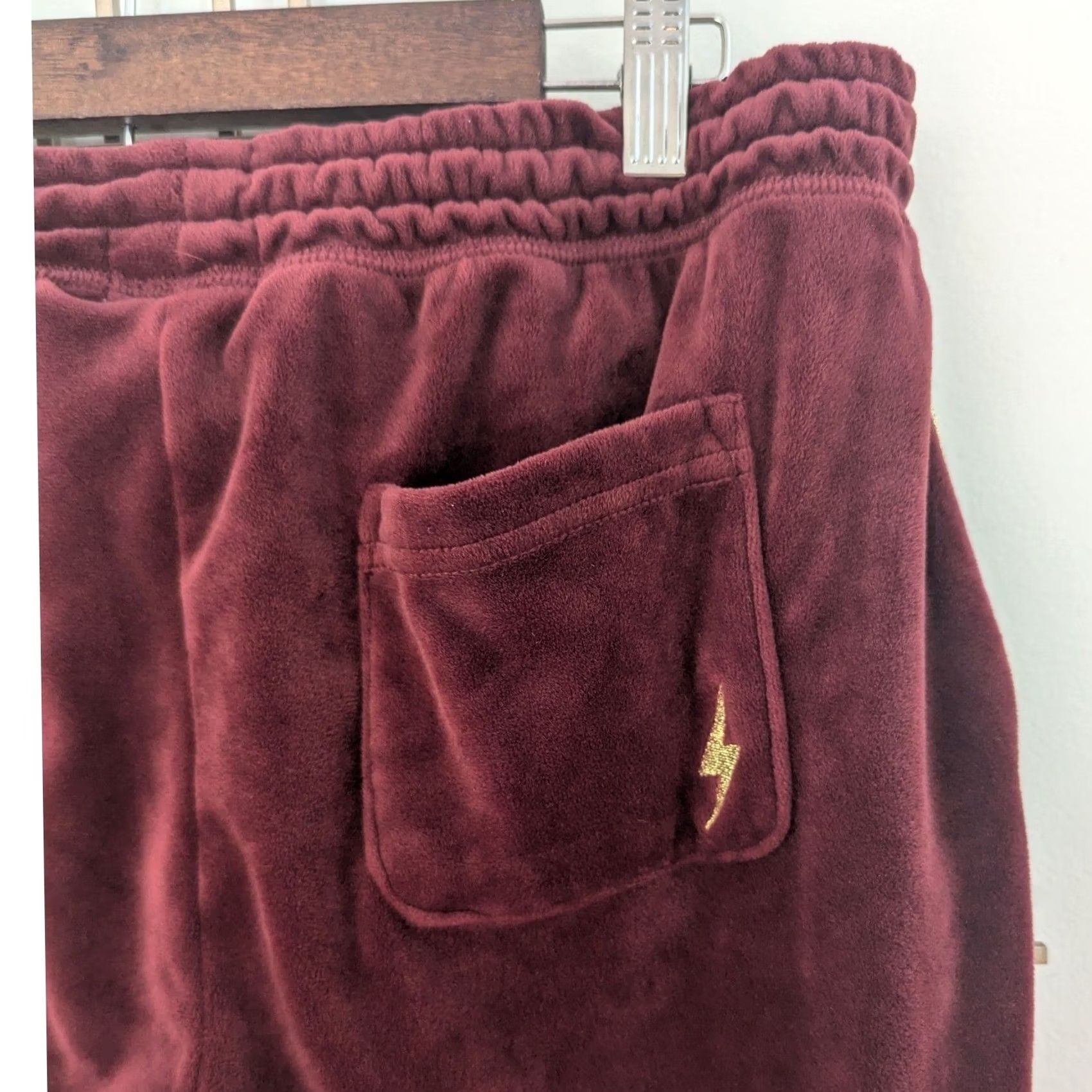 Vintage VINTAGE PJ Salvage Burgundy Velour Jogger Sweatpants Gold Trim Womens S Butter Soft Size 28" / US 6 / IT 42 - 3 Thumbnail