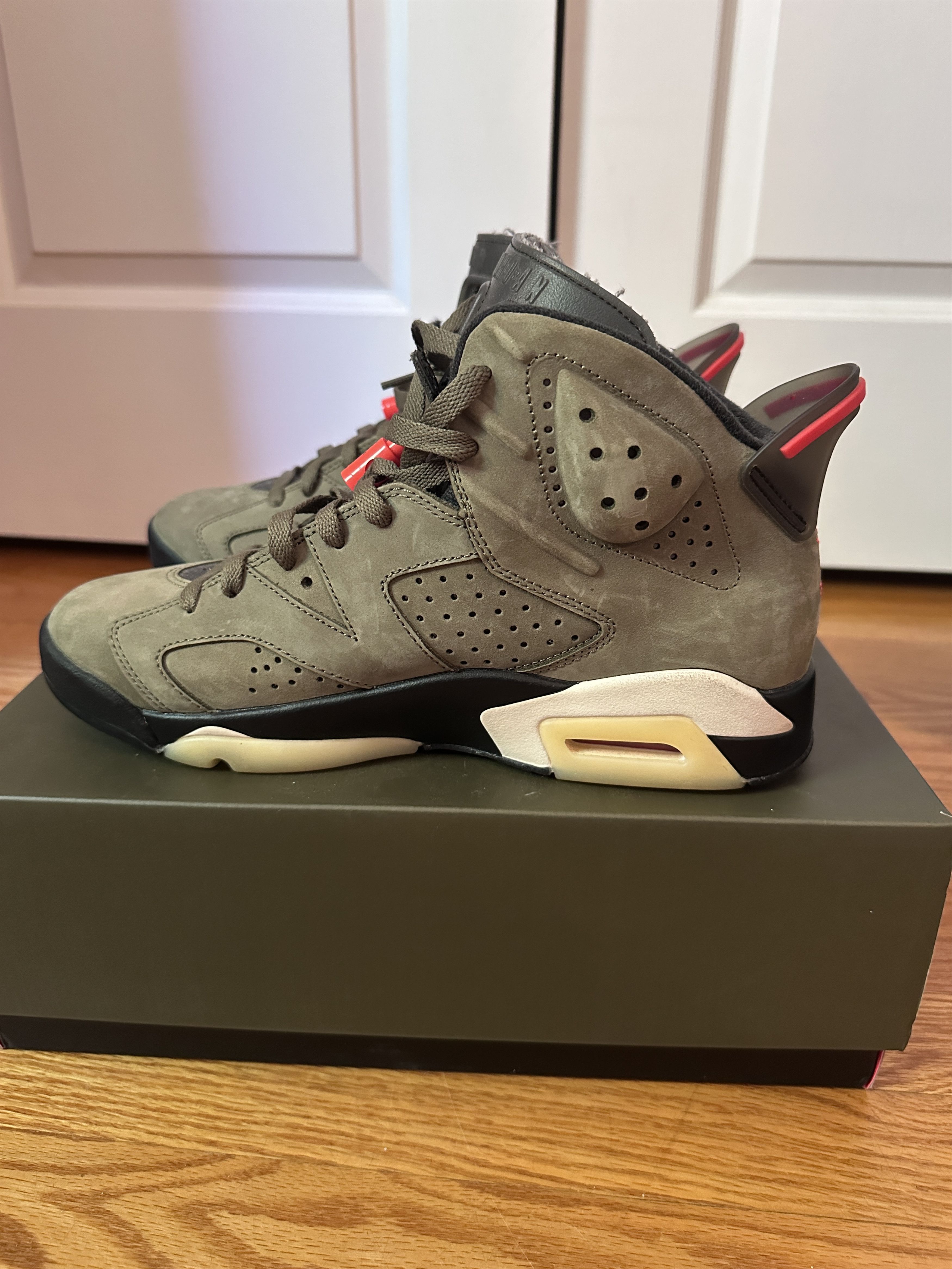 Nike × Travis Scott Travis Scott Jordan 6 Retro Size US 9 / EU 42 - 6 Thumbnail