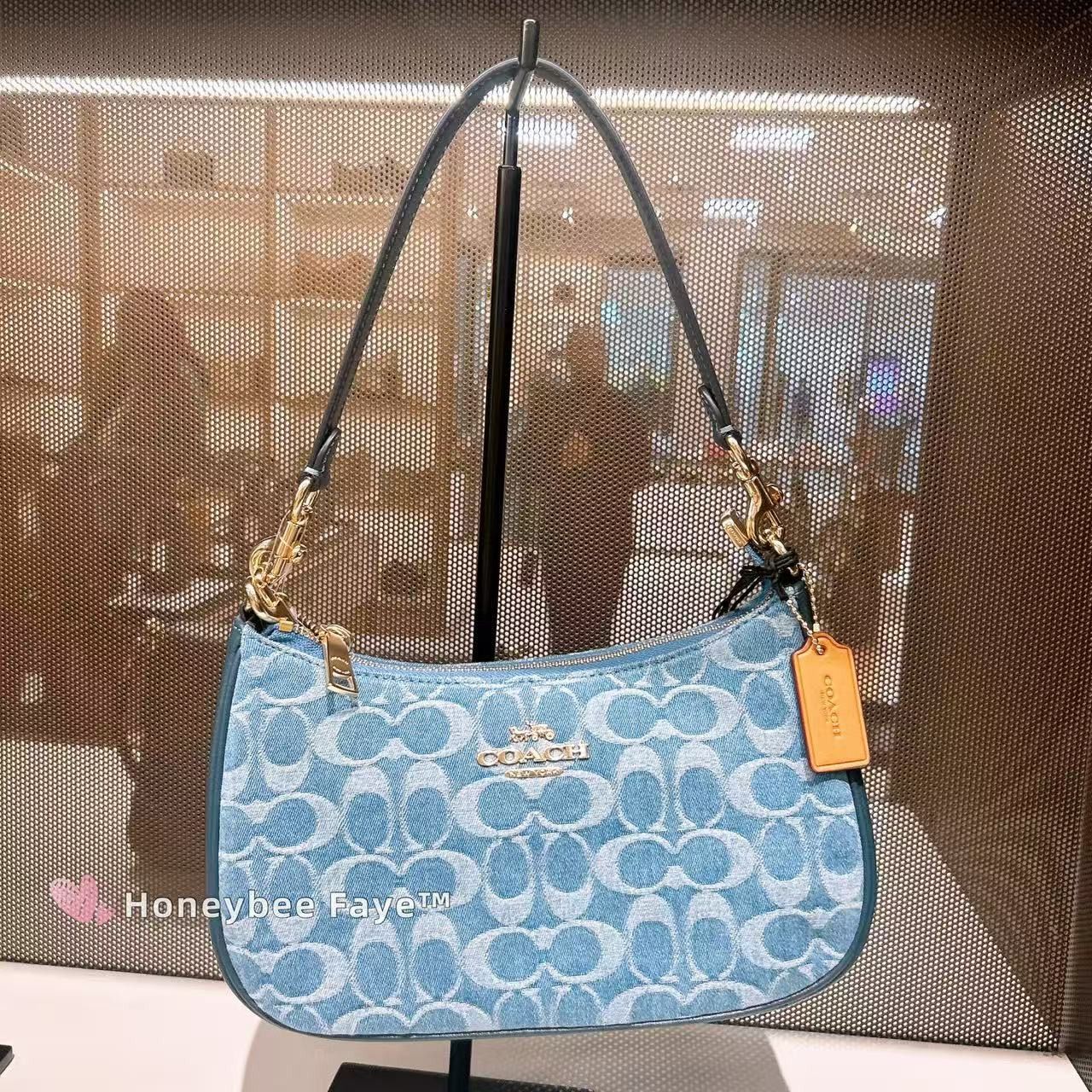 Coach Teri Shoulder Bag In Signature Denim CDQ56 Size ONE SIZE - 1 Thumbnail