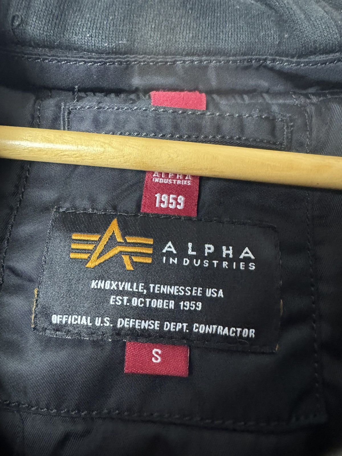 Alpha Industries Alpha Industries Hooded MA-1 Bomber Jacket Black Logo Back Size US S / EU 44-46 / 1 - 9 Thumbnail