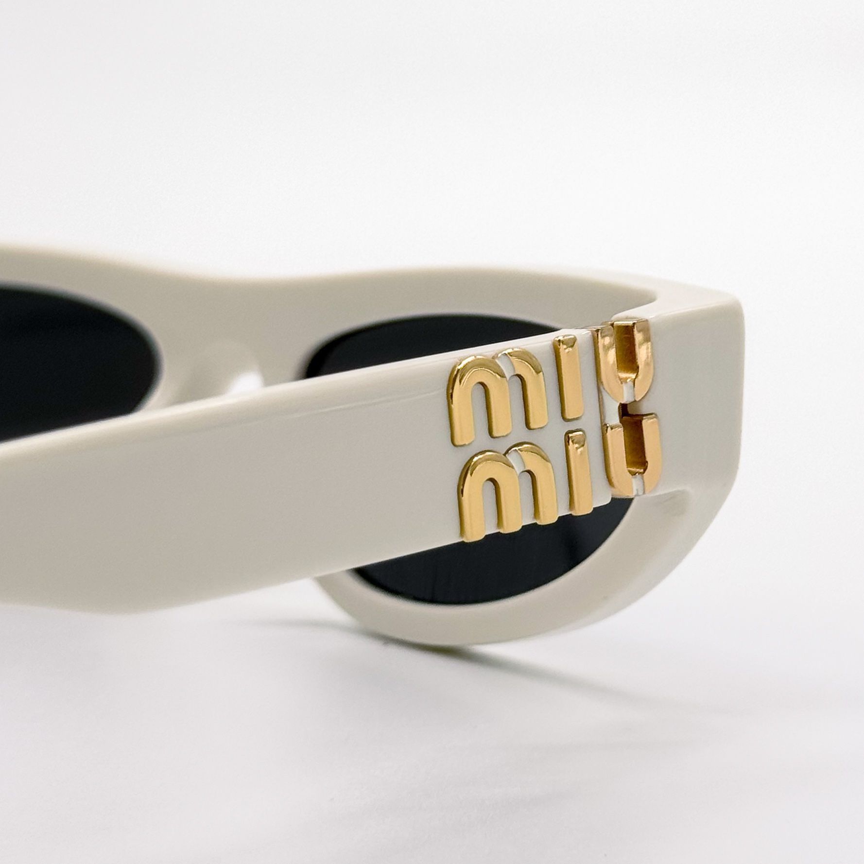 Miu Miu NEW MIU MIU SUNGLASSES MU07ZS 1425S0 WHITE MU 07ZS Size ONE SIZE - 6 Thumbnail
