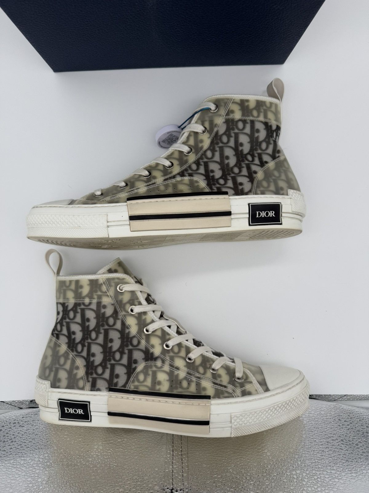 Dior Dior high b23 White Oblique WORN ONCE Size US 11 / EU 44 - 2 Thumbnail