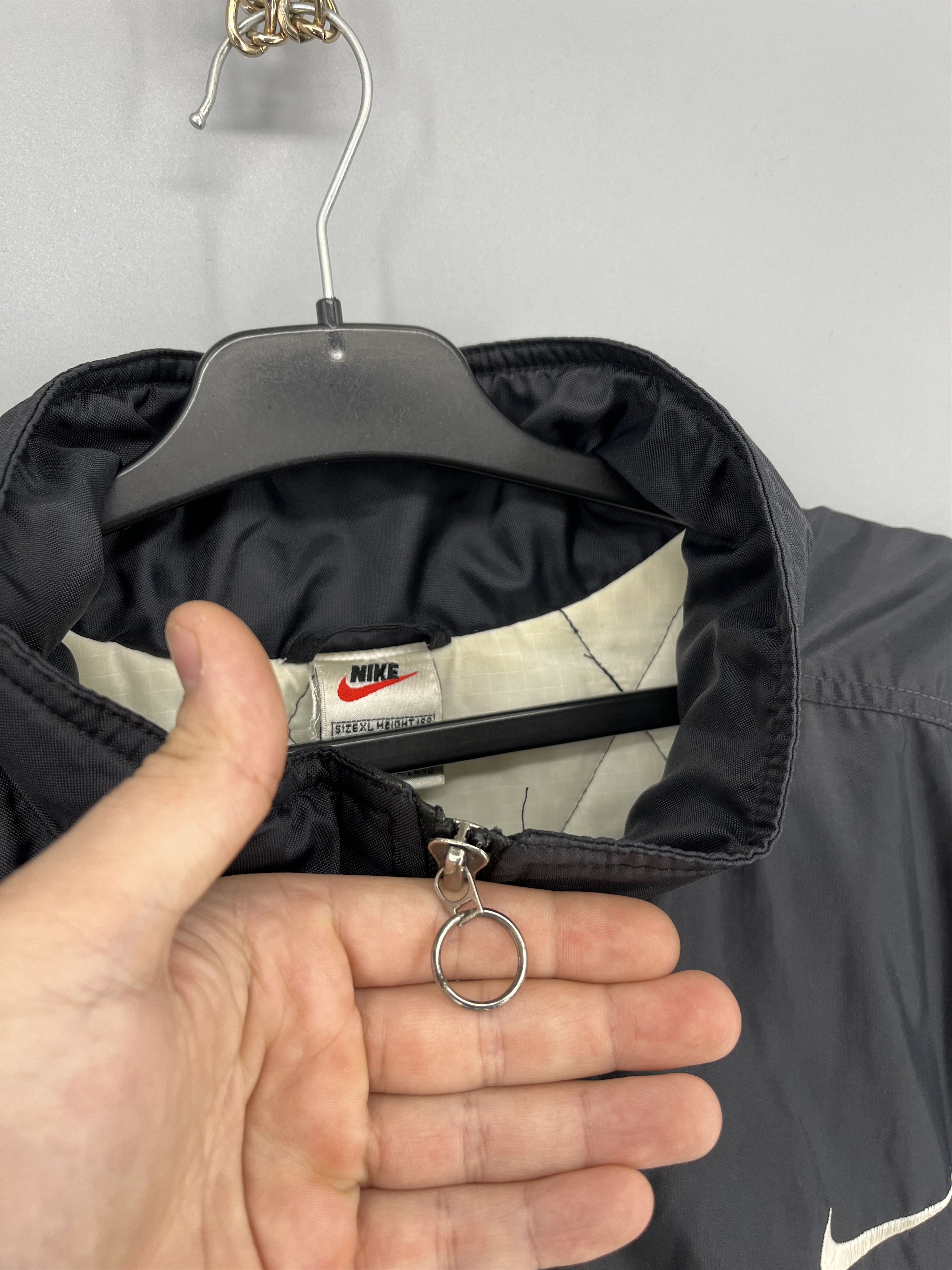 Nike Vintage Nike Zip up Black Jacket Size XL Size US XL / EU 56 / 4 - 5 Thumbnail