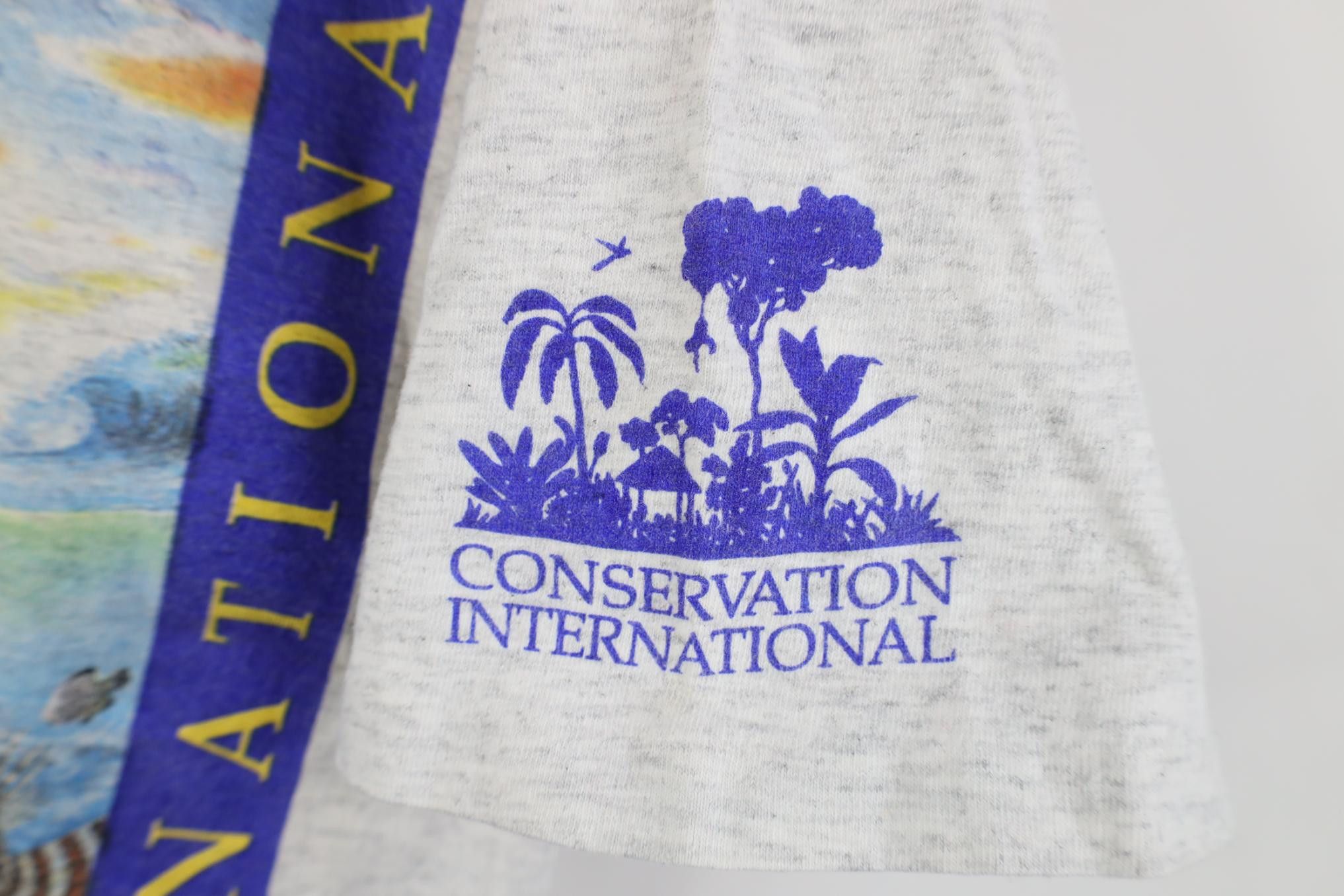 Vintage Vintage 90s Earth Day International Deep Sea Fish T-Shirt Size US L / EU 52-54 / 3 - 4 Thumbnail