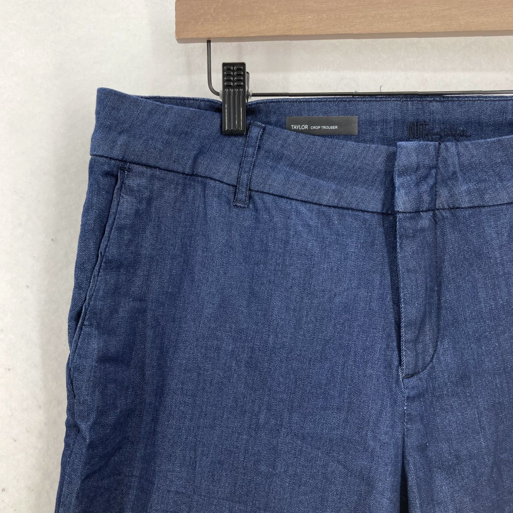 Vintage KUT from the Kloth Pants Womens 14 Taylor Crop Trouser Stretch Preppy Navy Blue Cropped Workwear Pockets Tie Back Logo Button Size 36" / US 14 / IT 50 - 3 Thumbnail