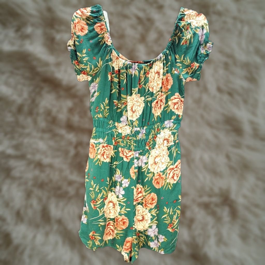 American Eagle Outfitters Women's American Eagle Romper Green Puff Sleeve Floral Sz S - Green Yellow One-Piece Casual Party/Cocktail Bohemian Floral Sleeve Puff Womens Size S Size 28" / US 6 / IT 42 - 1 Thumbnail