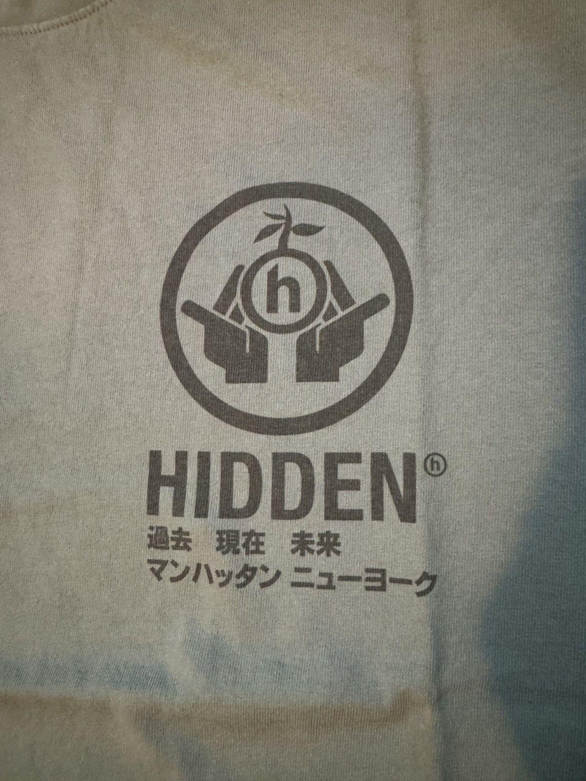 HIDDEN HIDDEN Nature Hands Tee faded army Size M Size US M / EU 48-50 / 2 - 2 Thumbnail
