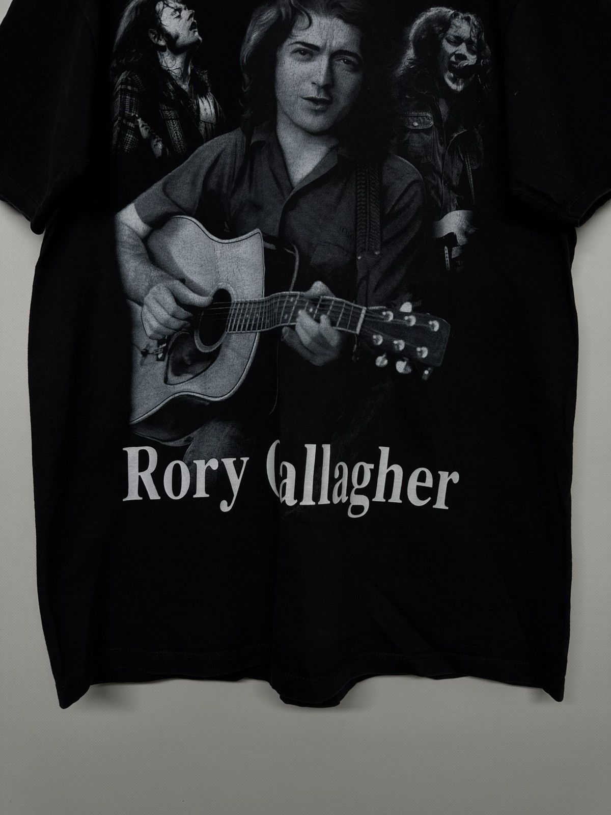 Vintage Vintage Y2k Rory Gallagher Rock Band T-Shirt Size US L / EU 52-54 / 3 - 9 Thumbnail