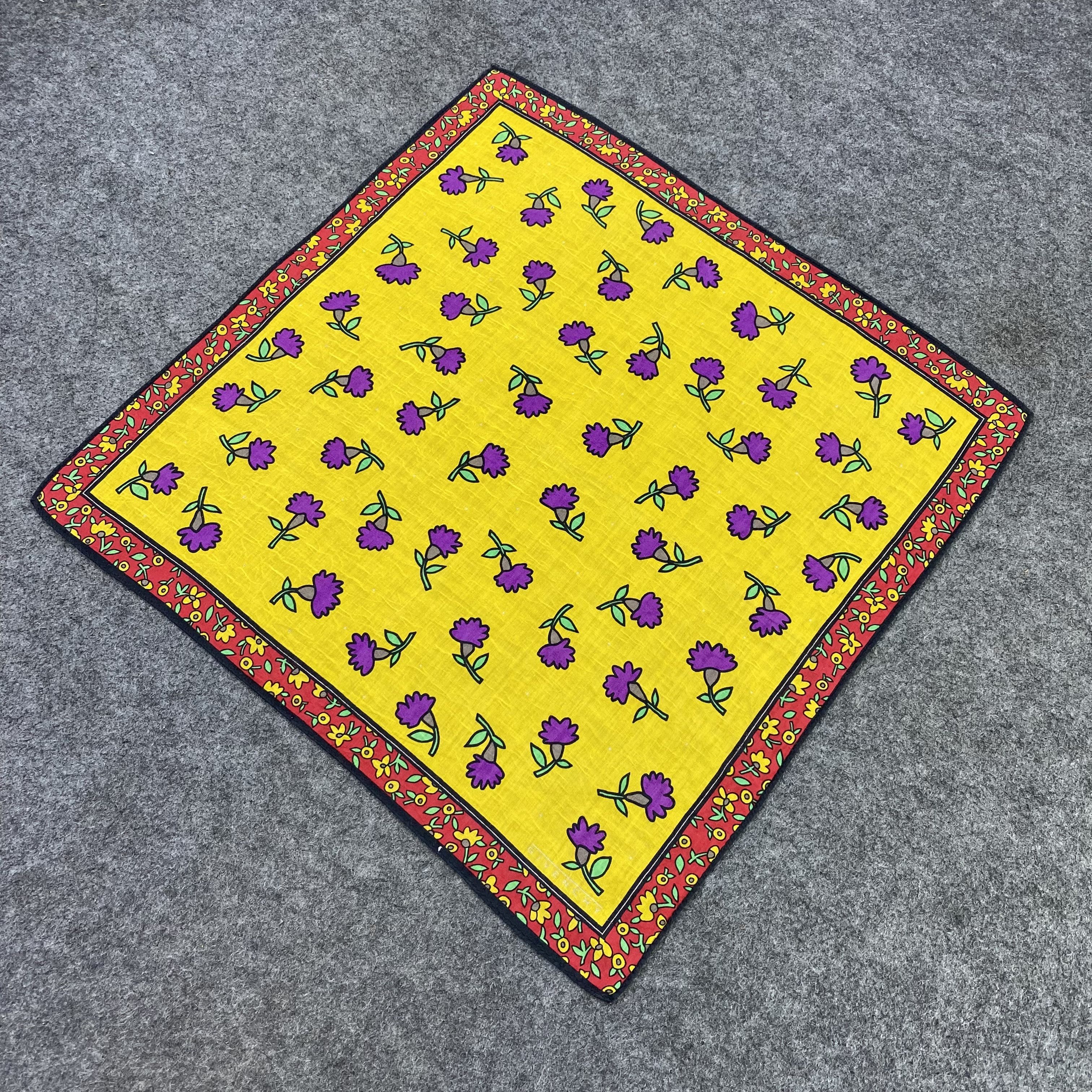 Givenchy Givenchy Handkerchief Neckerchief Bandana-B1837 Size ONE SIZE - 4 Thumbnail