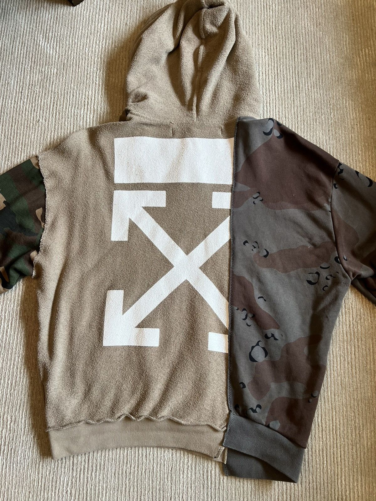 Off-White Off White Reconstructed Arrow Logo Camo Hoodie - Size L Size US L / EU 52-54 / 3 - 4 Thumbnail