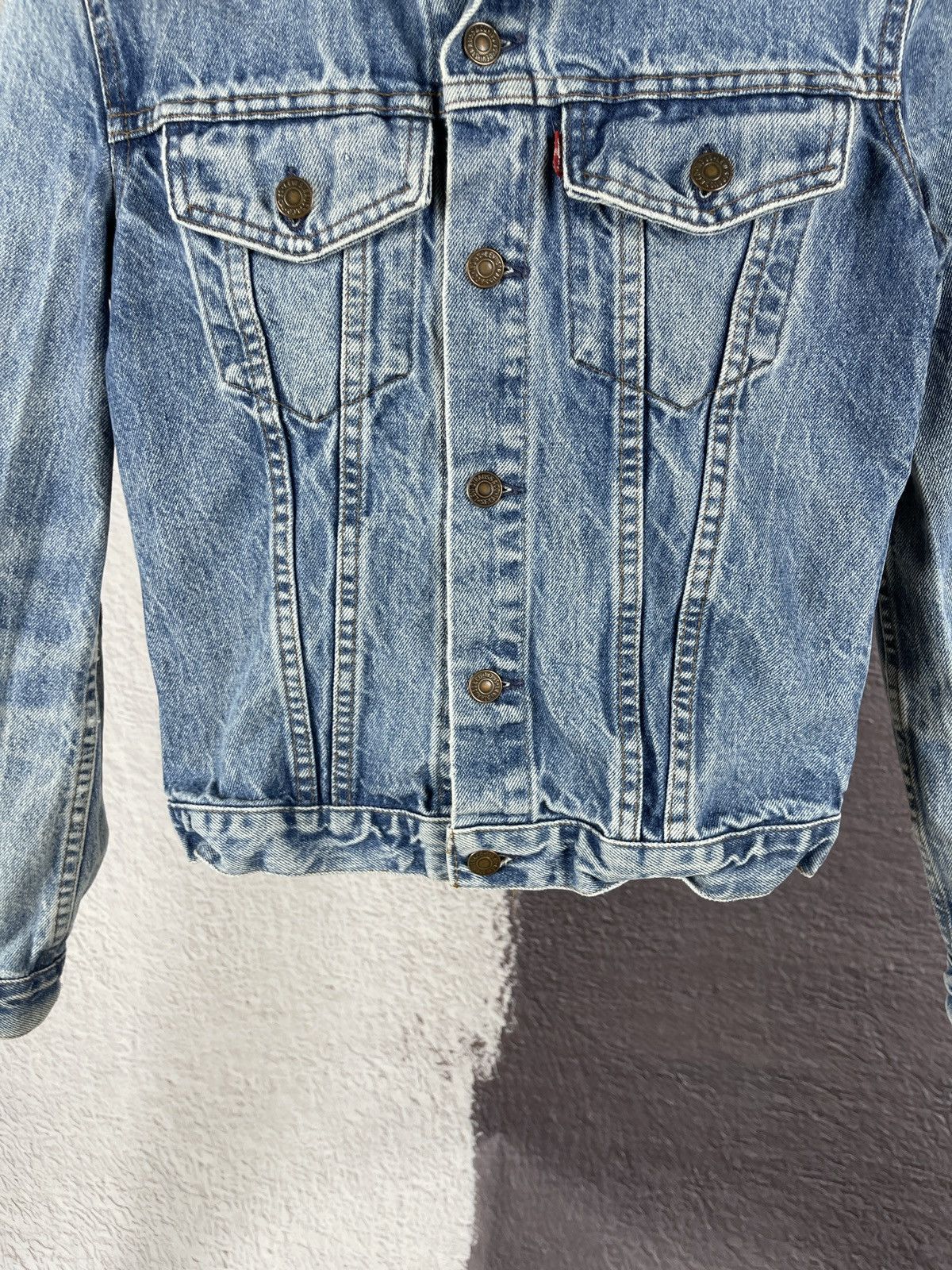Levi's Levi’s vintage 80s blue faded made in France denim jacket Size XS / US 0-2 / IT 36-38 - 4 Thumbnail