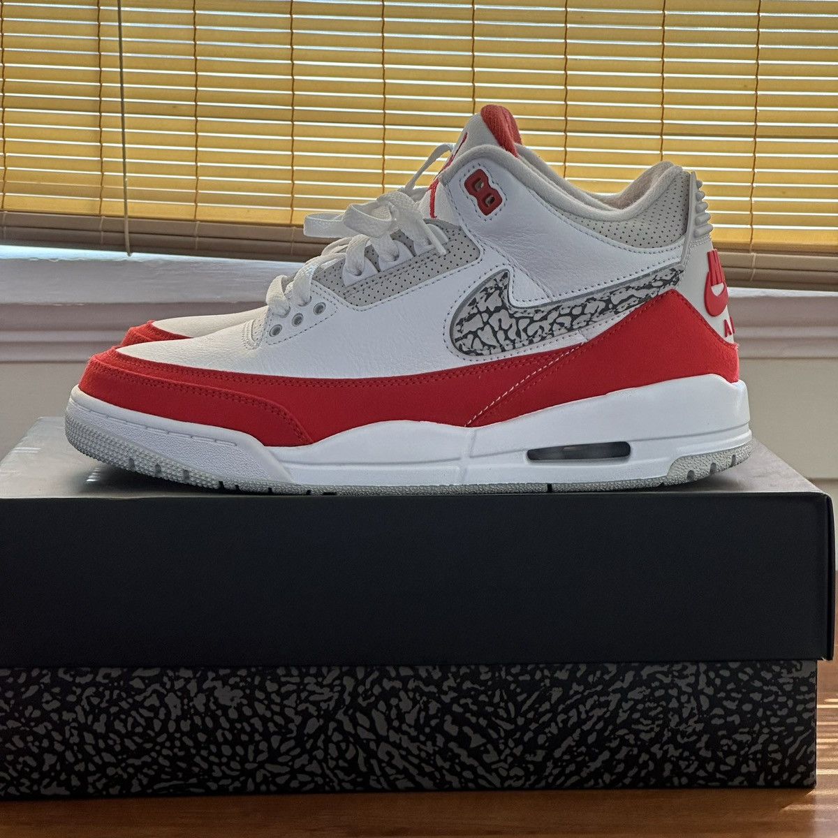 Jordan Brand Nike Air Jordan 3 Retro Tinker Air Max 1 Size US 8.5 / EU 41-42 - 3 Thumbnail