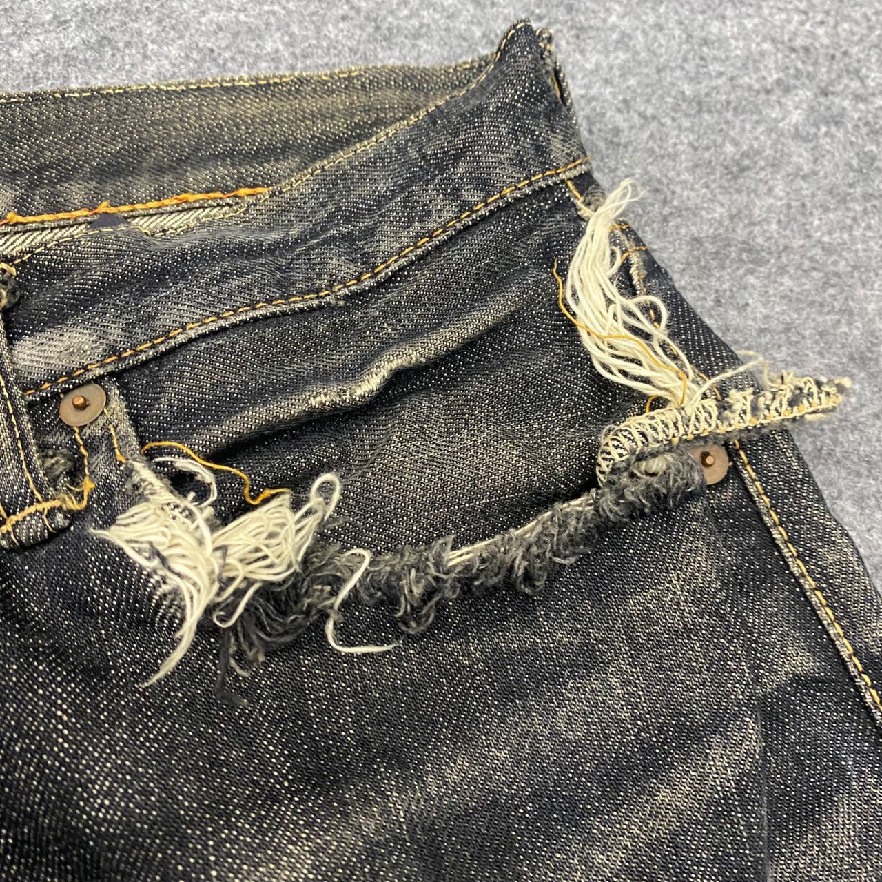 45rpm 💥Best Offer💥Vintage 45 RPM Distressed Denim Size US 29 - 11 Thumbnail