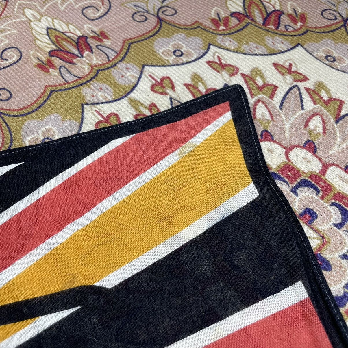 Kansai Yamamoto Rarely! Vintage Kansai Yamamoto BigFace Design Bandana/scarf Size ONE SIZE - 8 Thumbnail