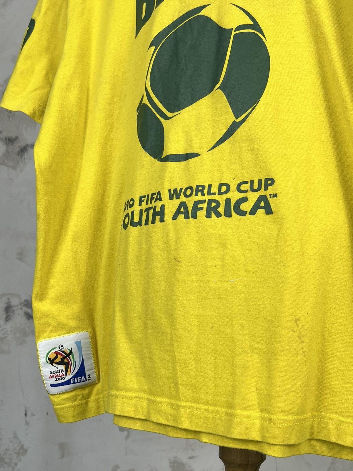 Vintage Brazil 2010 FIFA World Cup T-Shirt Size M - L Size US L / EU 52-54 / 3 - 3 Thumbnail