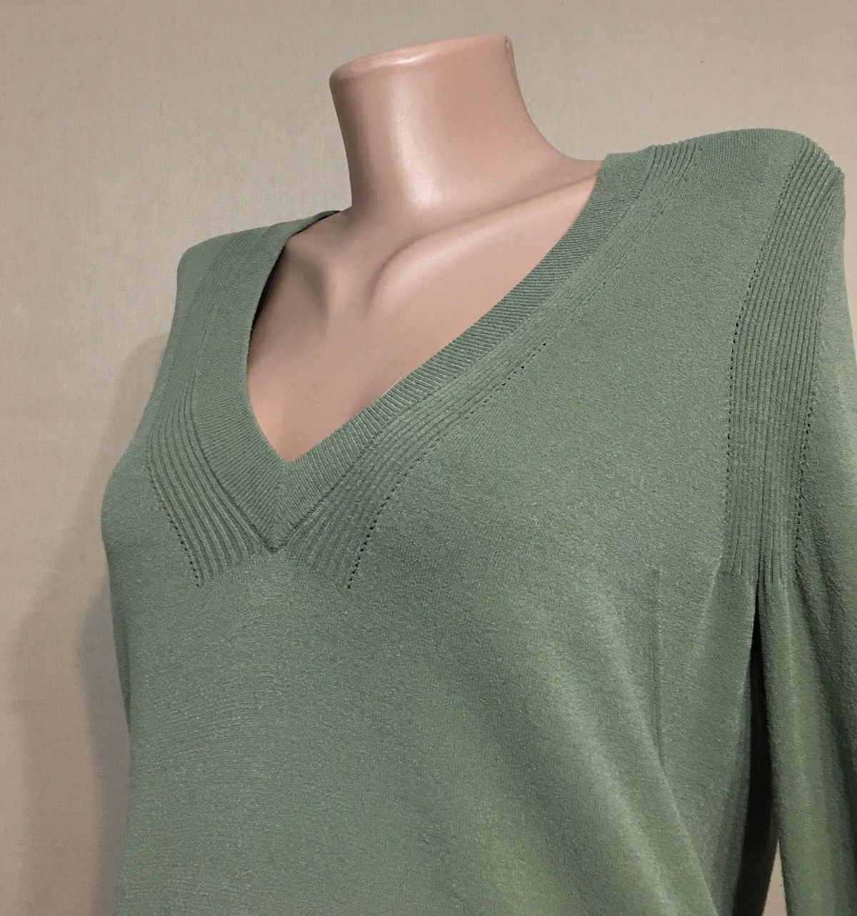 Zadig & Voltaire Zadig & Voltaire Rina V-Neck Olive Green Sweater Size S Size S / US 4 / IT 40 - 3 Thumbnail