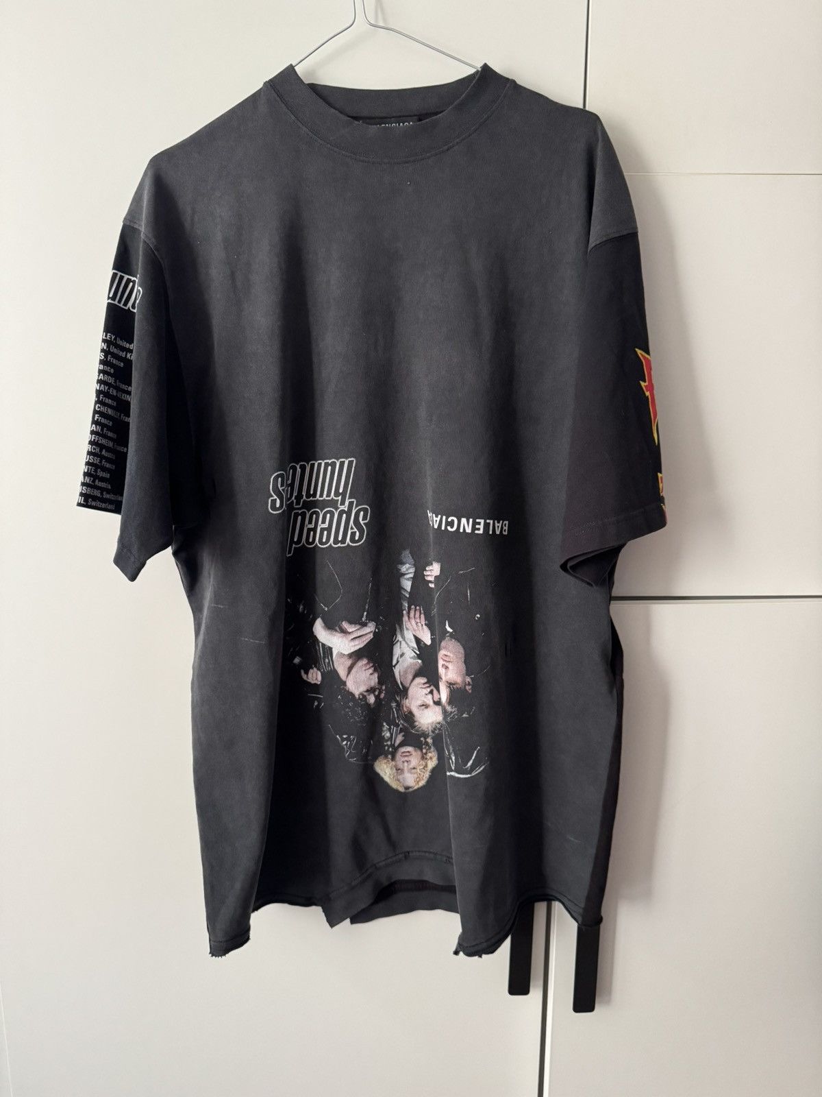 Balenciaga BLAENCIAGA upside-down t shirt—black— BNWT Size US M / EU 48-50 / 2 - 1 Thumbnail