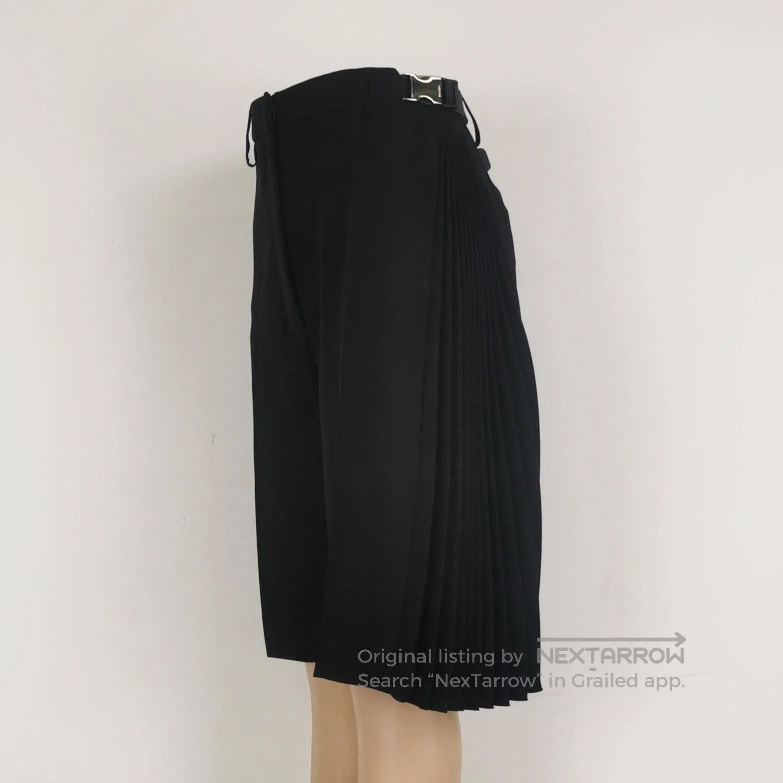 Prada Prada Black Pleated Tie Shorts Size 38 . Size 37" - 2 Thumbnail