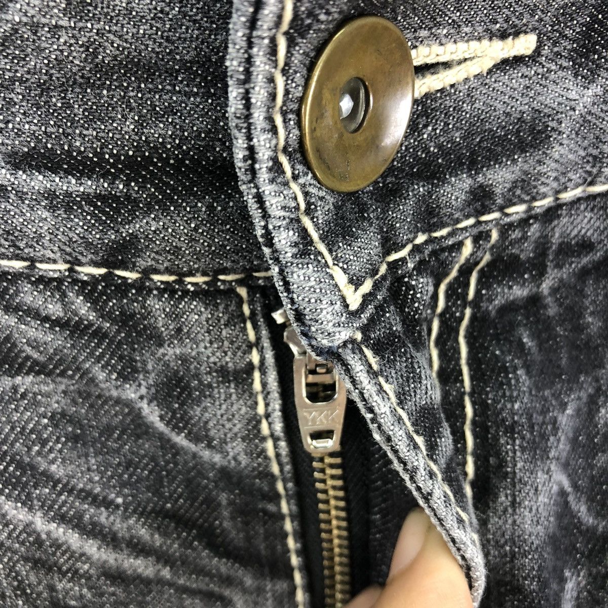 Japanese Brand Vintage 2000s Avail Crinkle Effect Dark Wash Denim -Tapered Size US 31 - 12 Thumbnail