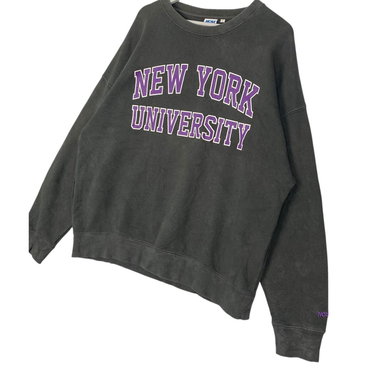 Other Vintage New York University Crewneck Sweatshirt Gray Size L Size US L / EU 52-54 / 3 - 2 Thumbnail