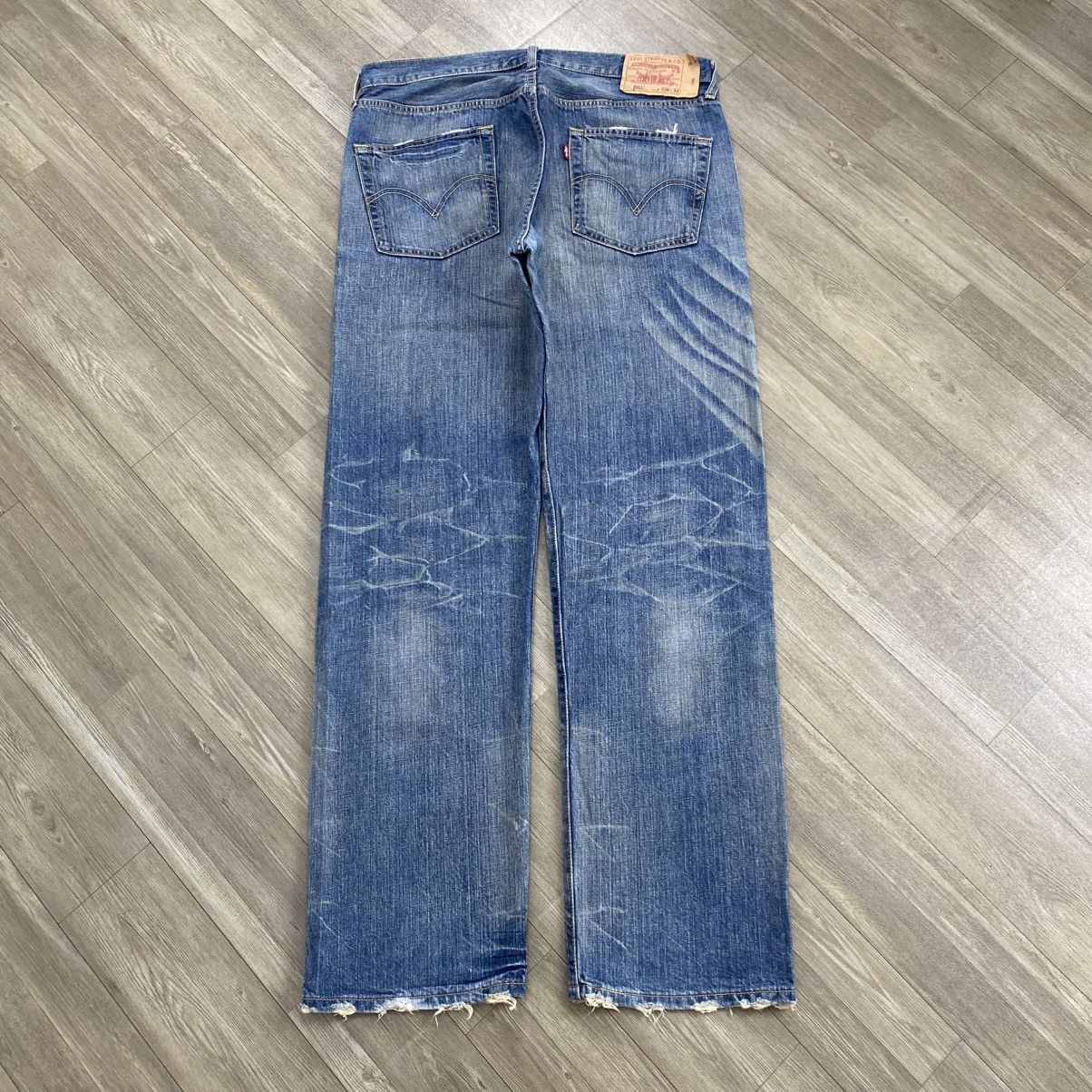 Levi's Vintage Clothing 1990s Vintage Levis 501 36x32 Distressed Faded Blue Jeans Size US 36 / EU 52 - 20 Thumbnail