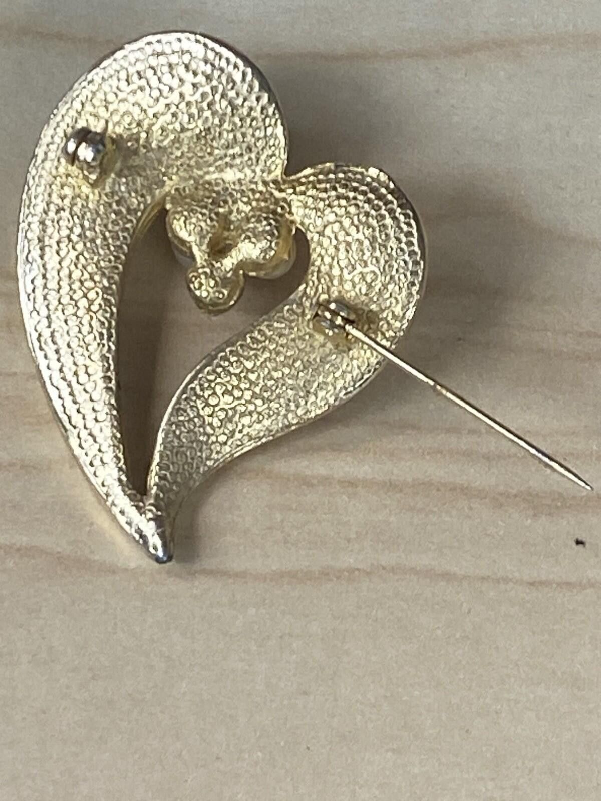 Antique Rivet VINTAGE ANTIQUE PIN BROOCH GOLD TONE HEART Size ONE SIZE - 7 Thumbnail
