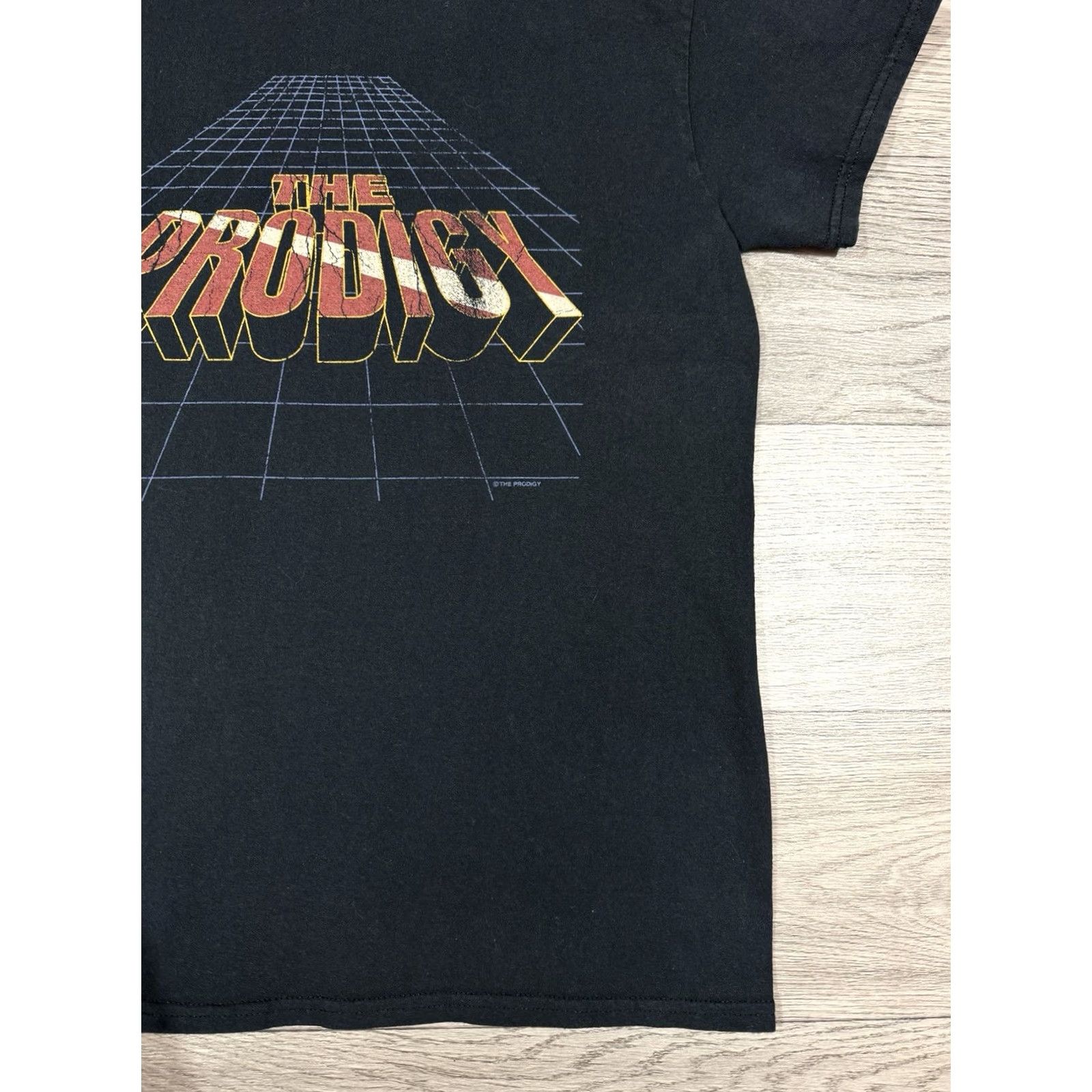 Gildan VINTAGE The Prodigy Logo Band T-shirt Black Adult M Logo Men Shirt Short Sleeve Size M Black Band Music Rock Mens Size US M / EU 48-50 / 2 - 7 Thumbnail