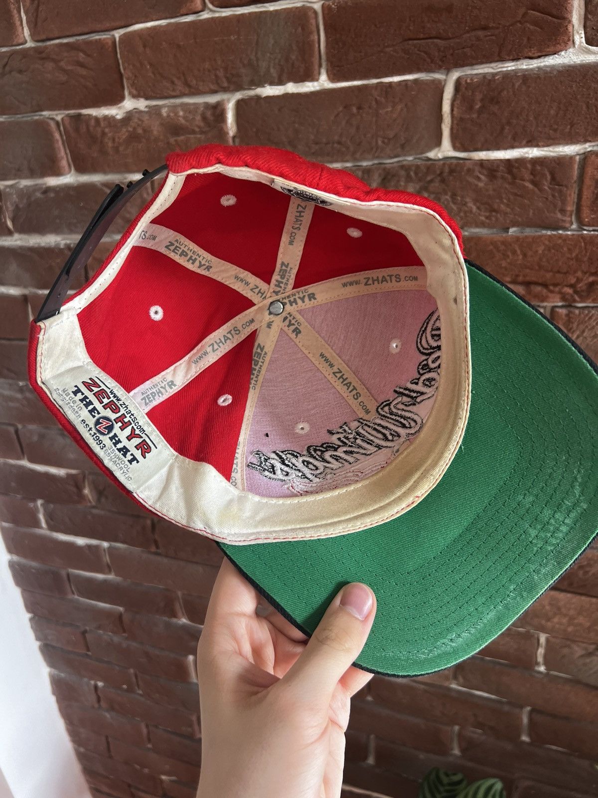 NHL Detroit Red Wings NHL Sport Red Hat Cap Snapback Streetwear Size ONE SIZE - 6 Thumbnail