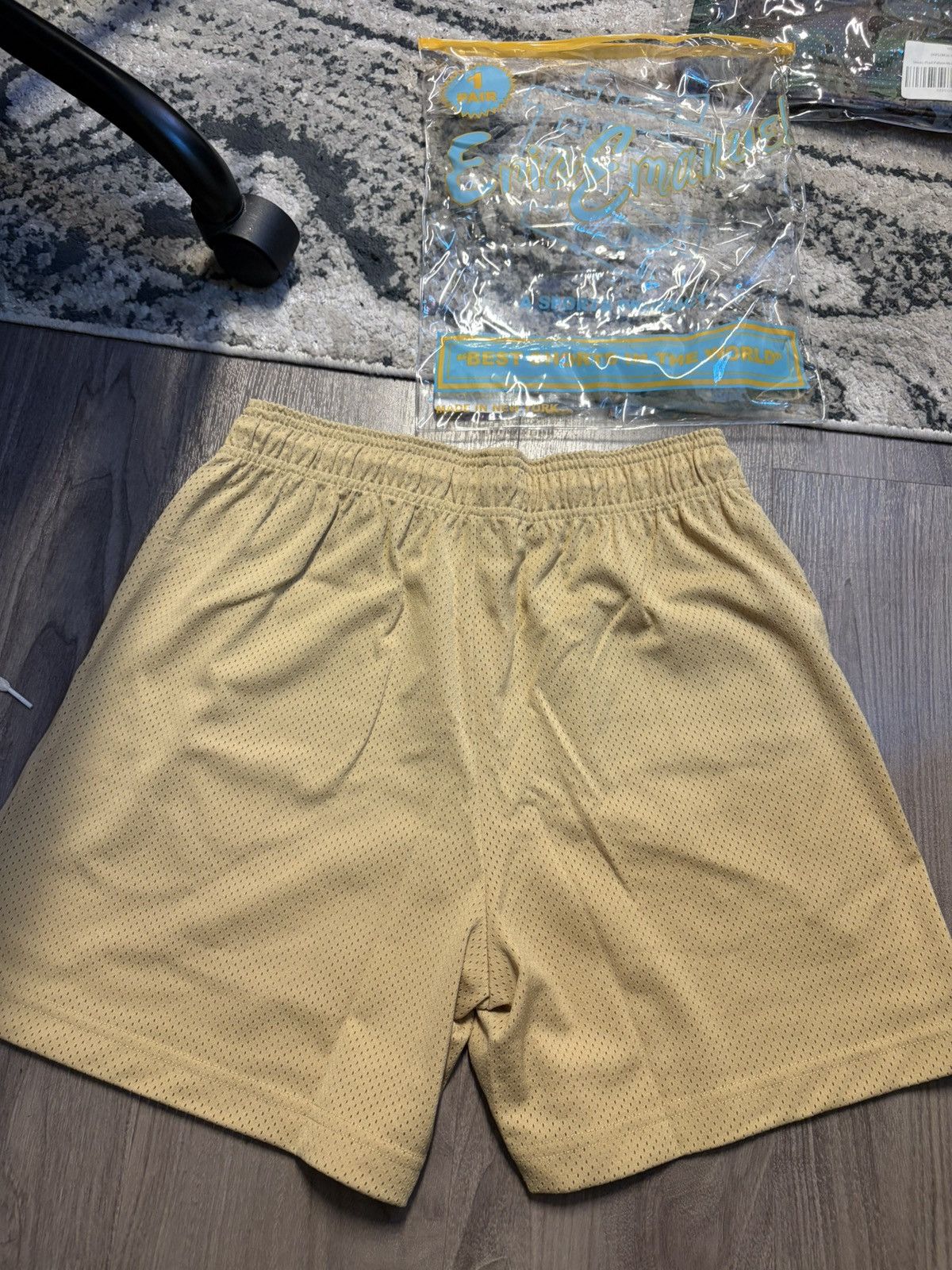 Eric Emanuel Eric Emanuel Beige Lightning Bolt Shorts Size US 34 / EU 50 - 3 Thumbnail
