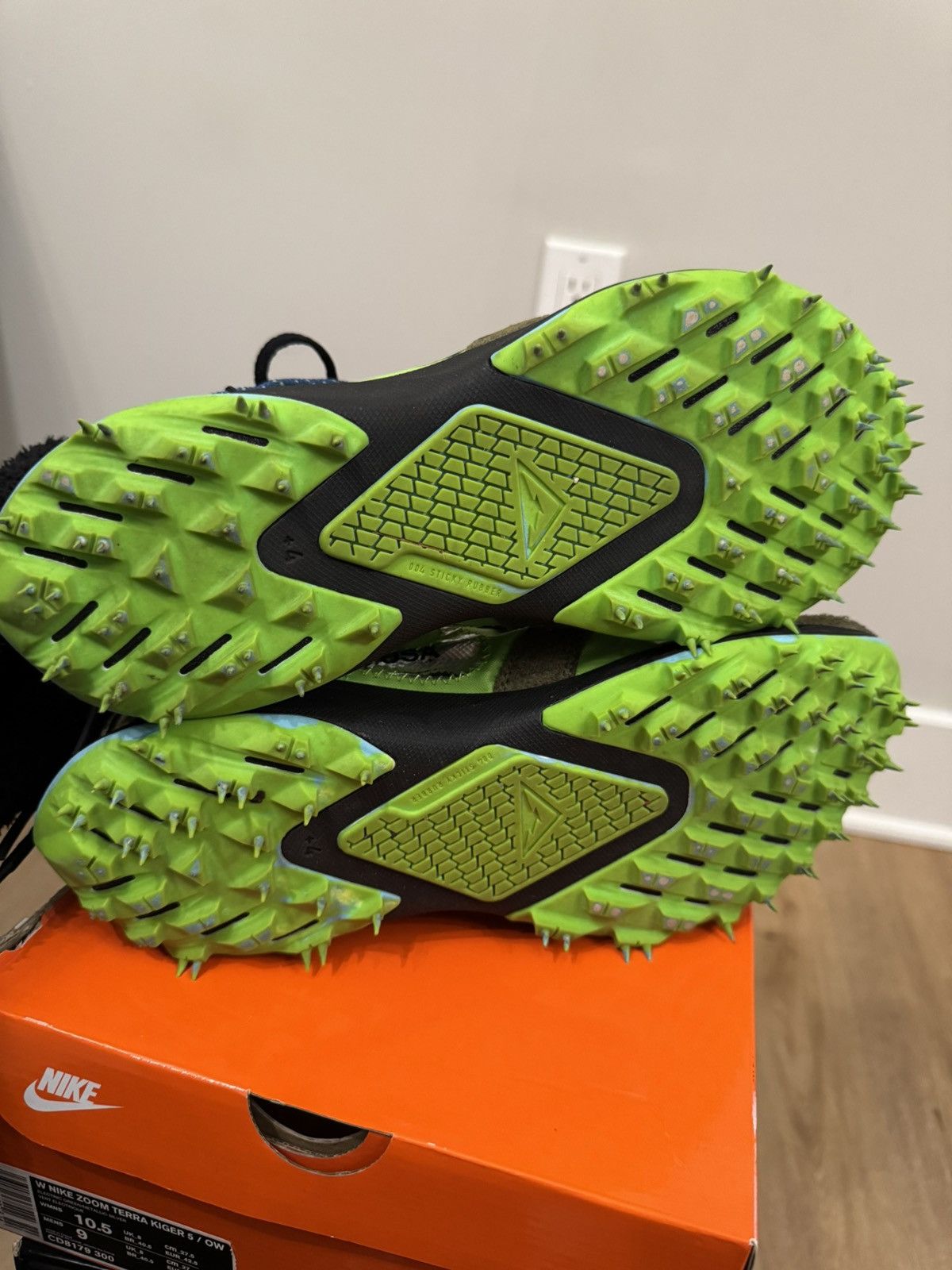 Nike × Off-White Nike Off-White x Air Zoom Terra Kiger 5 CD8179 Size 9 Size US 9 / EU 42 - 13 Thumbnail