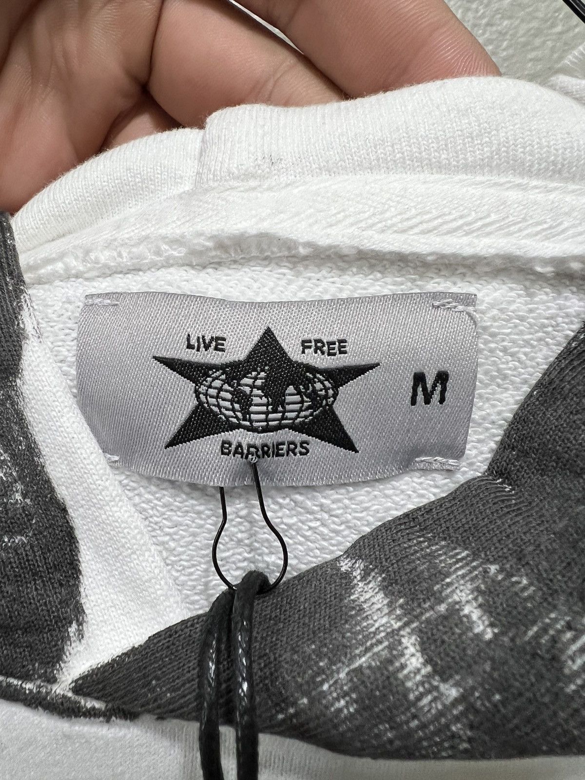 Barriers Barriers x Tupac complex con exclusive hoodie Size US M / EU 48-50 / 2 - 5 Thumbnail