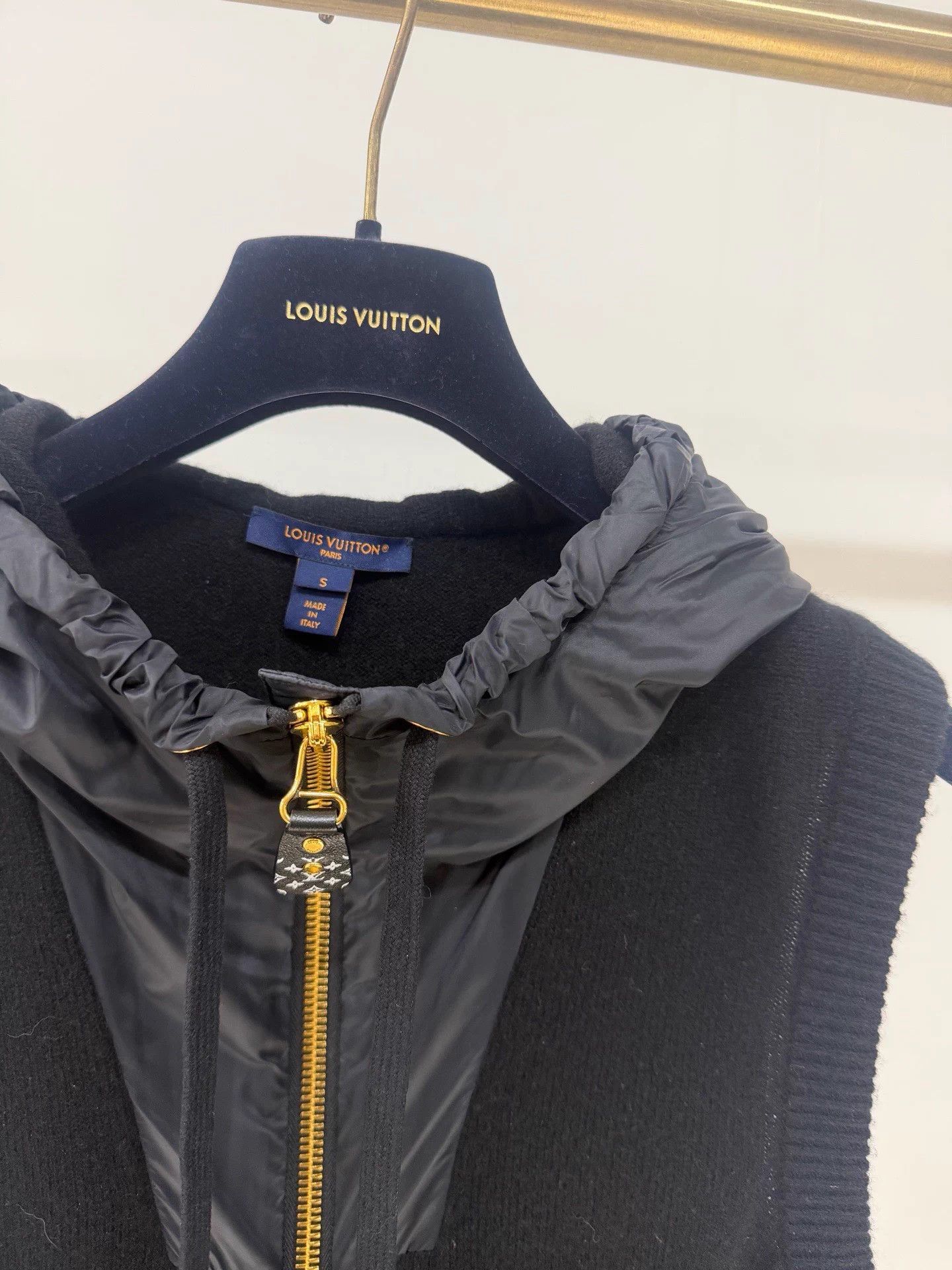 Louis Vuitton LV Ski Ruffle Knit Hooded Vest Size S / US 4 / IT 40 - 4 Thumbnail