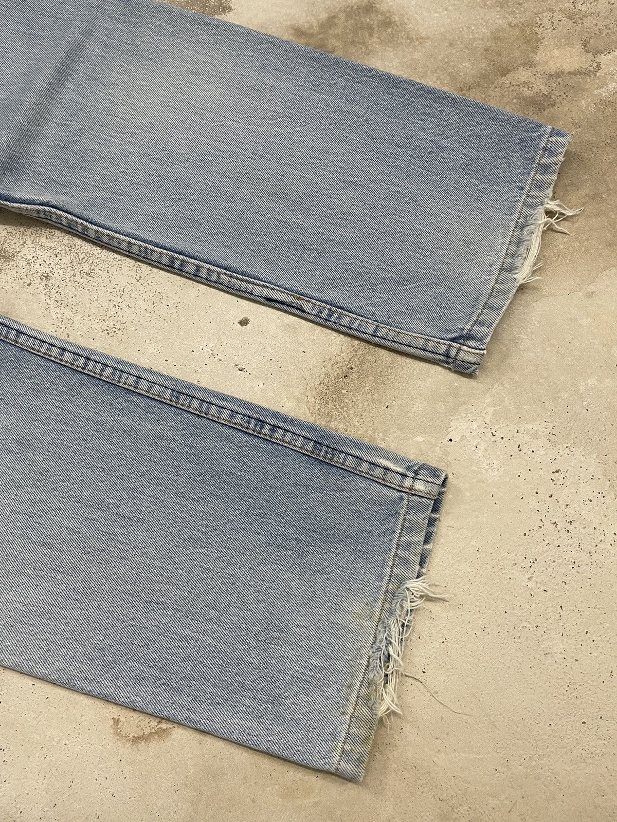 Levi's Vintage Levi’s 501 Light Wash Buttonfly Distressed USA Made Size US 27 - 5 Thumbnail