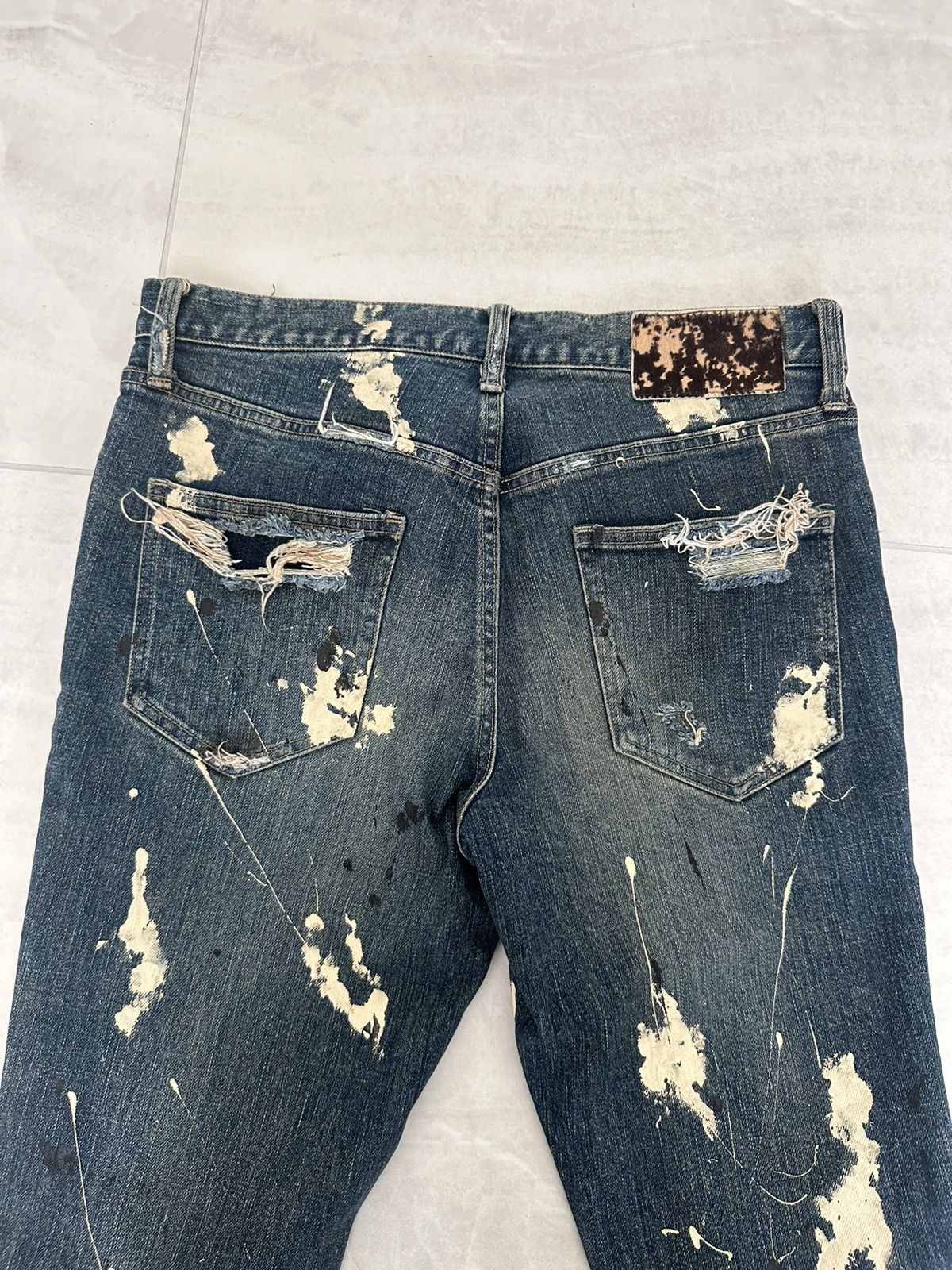 If Six Was Nine × Le Grande Bleu (L.G.B.) × Shellac SHELLAC BOOTCUT DISTRESSED PAINTER DENIM Size US 30 / EU 46 - 8 Thumbnail