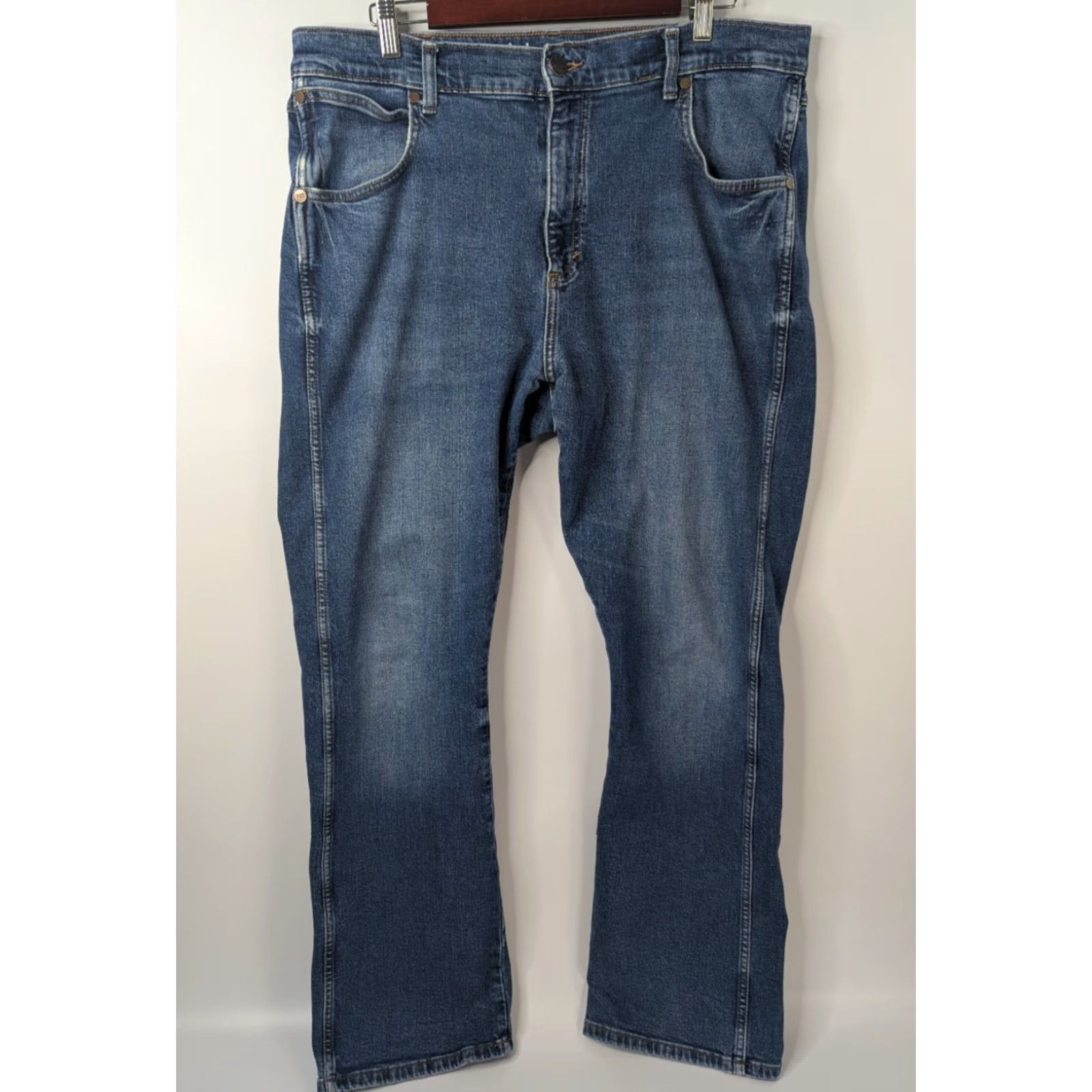 Wrangler Wrangler Retro Jeans Mens 36x32 Blue Denim Stretch Straight 5-Pocket Design Cowboy Western Boot Part of Wrangler Retro Collection Mens Size US 36 / EU 52 - 2 Thumbnail