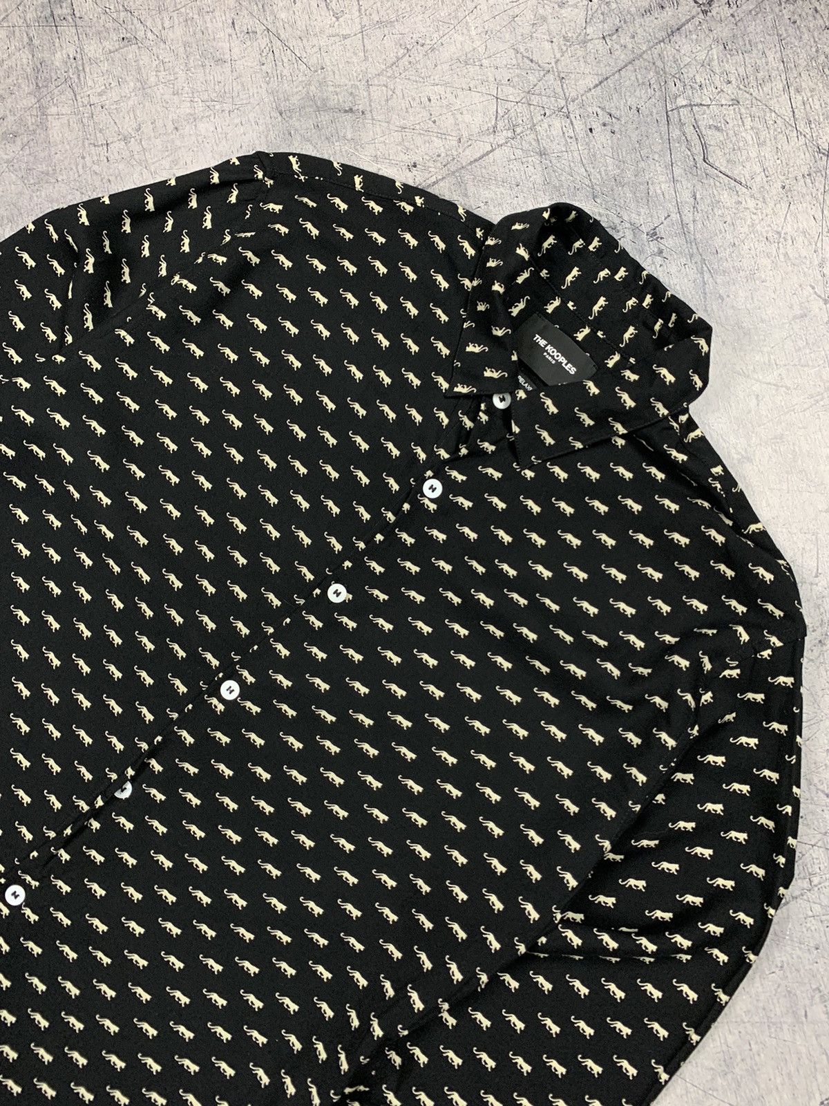 The Kooples The Kooples Paris Relaxed Fit 100% Viscose Shirt Monogram Size US M / EU 48-50 / 2 - 2 Thumbnail