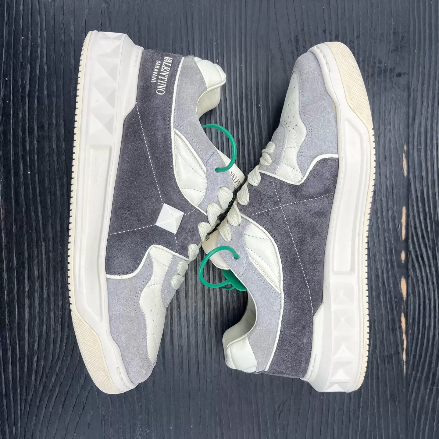 Valentino Valentino One Stud Gray & White 41 Size US 8 / EU 41 - 4 Thumbnail