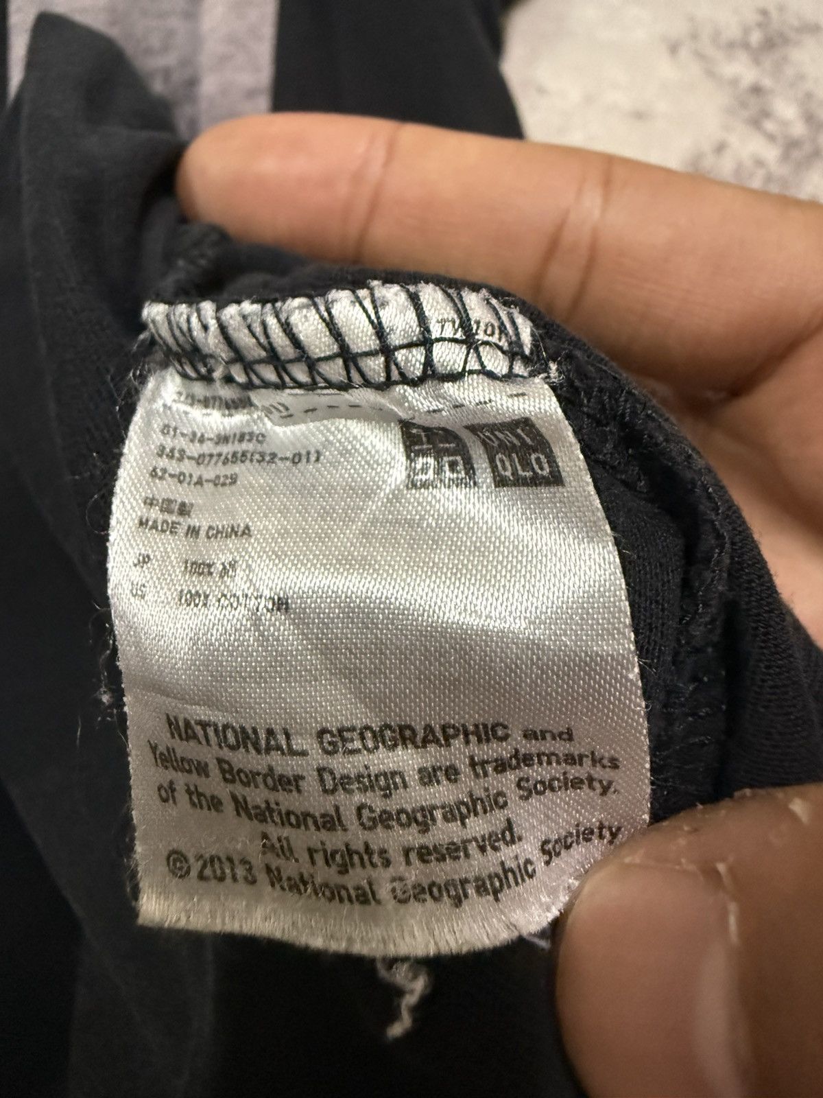 Uniqlo National Geographic X Uniqlo Vneck Tshirt Size US M / EU 48-50 / 2 - 9 Thumbnail