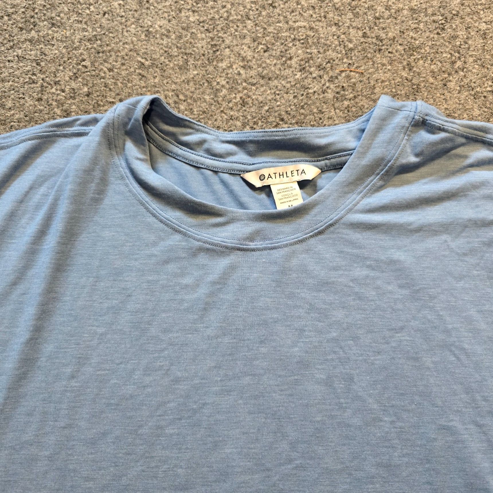 Athleta Athleta Top Womens Size Medium Blue Tranquility Round Neck Lightweight Lounge Comfort Shirt Womens Medium Blue Athleta Top Pullover Round Neck Casual Size M / US 6-8 / IT 42-44 - 2 Thumbnail