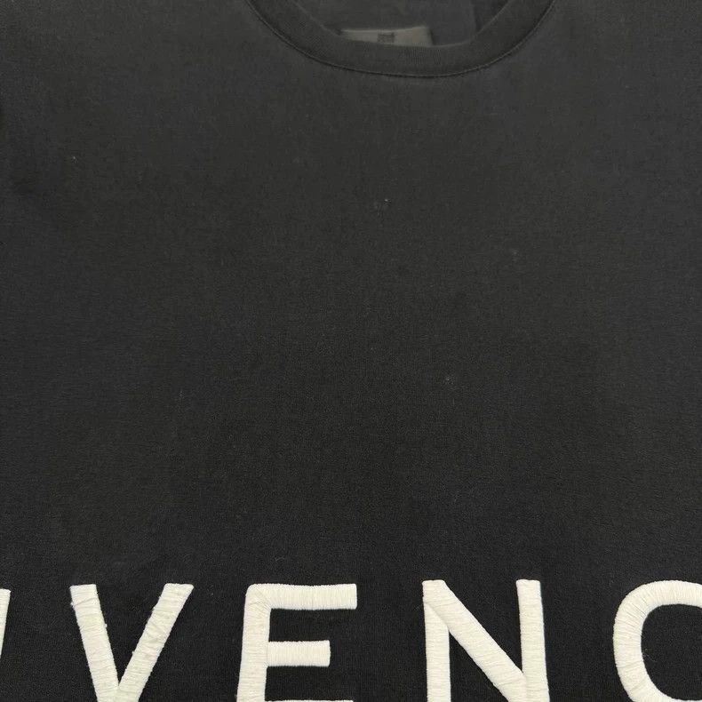 Givenchy Givenchy Embroidered Letter Logo Short Sleeve Size US L / EU 52-54 / 3 - 3 Thumbnail