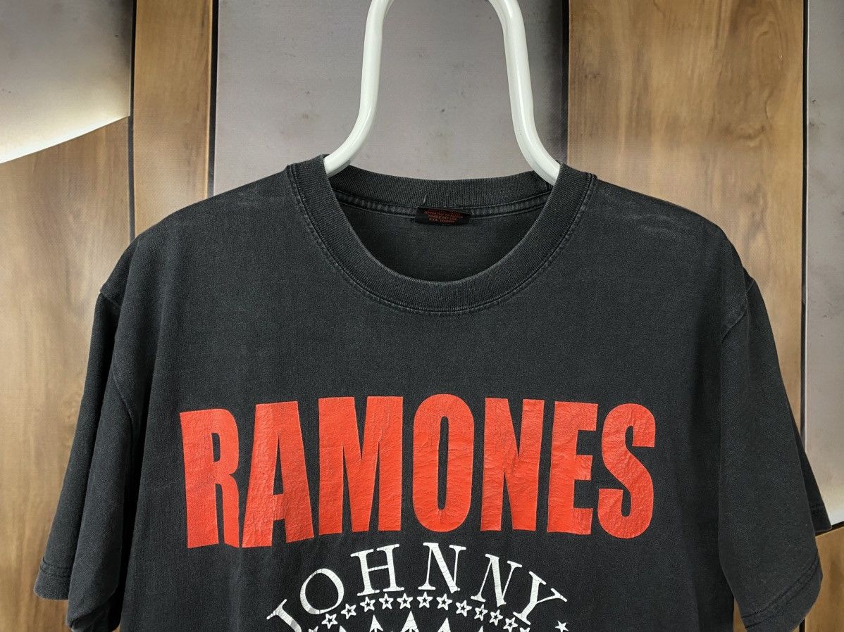 Band Tees 🎸Vintage 1979 T-Shirt Ramones Time Travelers Present Tee🎸 Size US M / EU 48-50 / 2 - 8 Thumbnail