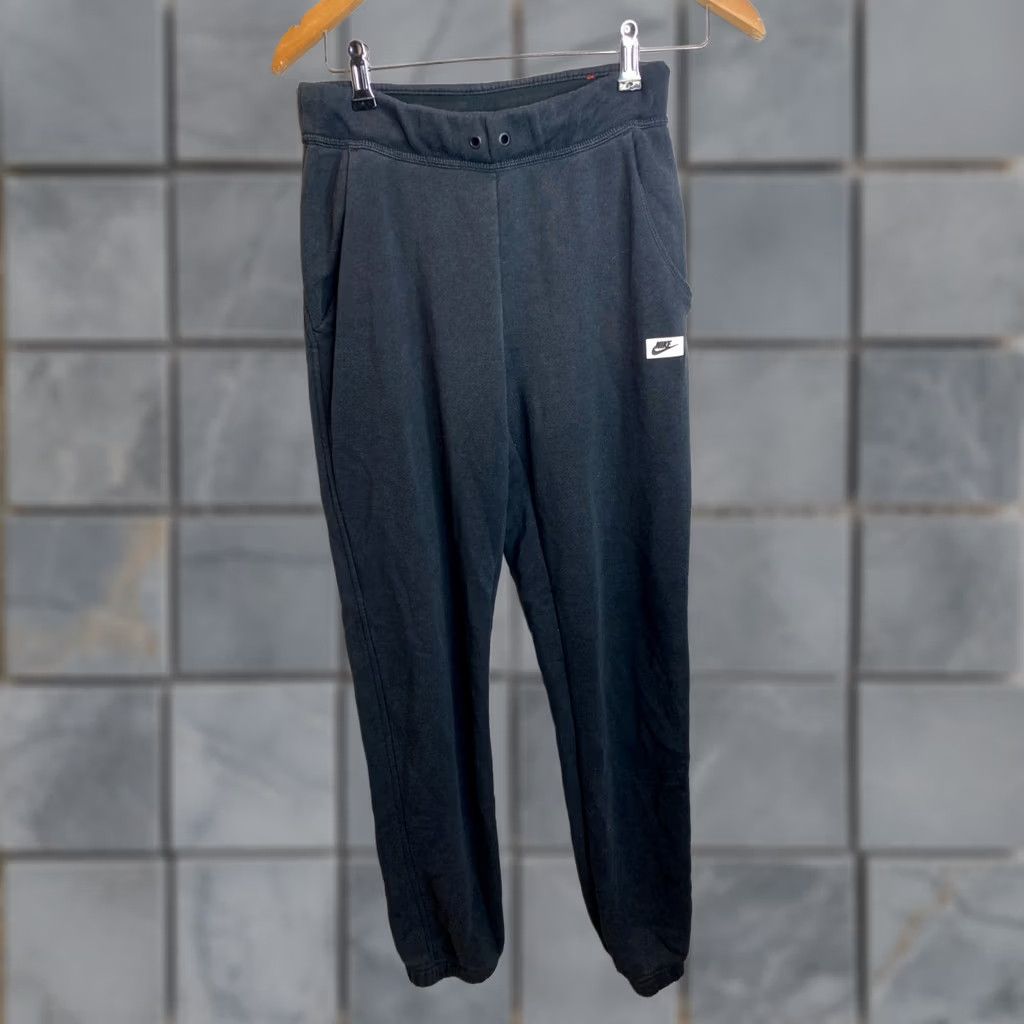 Nike Nike Womens Fleece Jogger Pants Black XS Modern 843007-010 Regular Tapered Inseam 27in Jogger Casual Activewear Pants Womens Black XS Nike Size 26" / US 2 / IT 38 - 1 Thumbnail