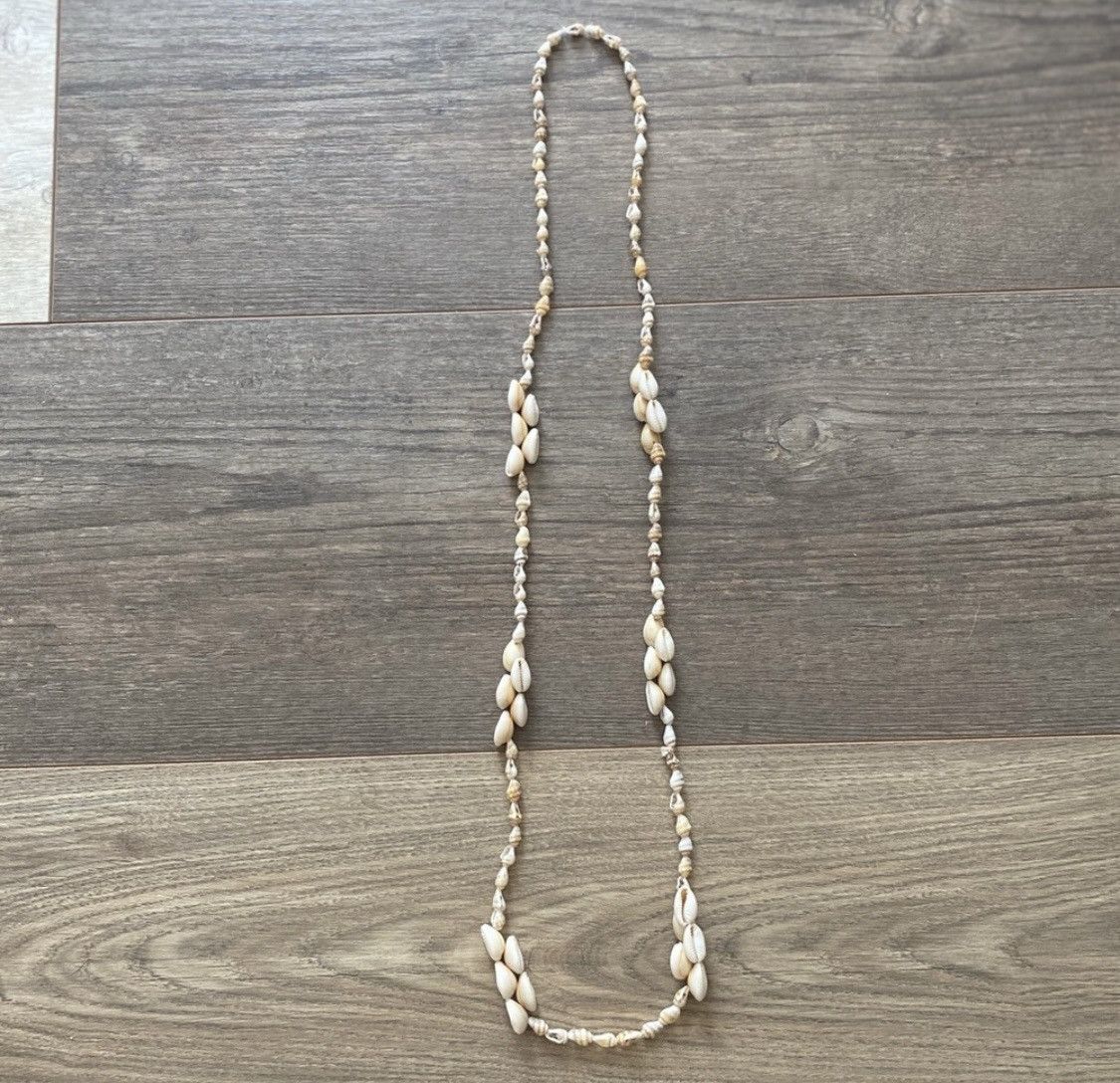 Vintage VINTAGE LONG NATURAL COWRIE SEASHELL NECKLACE Size ONE SIZE - 2 Thumbnail