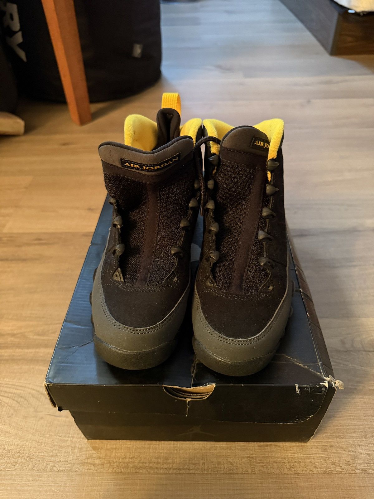 Jordan Brand Jordan 9 Retro University Gold (GS) Size US 7 / IT 37 - 3 Thumbnail