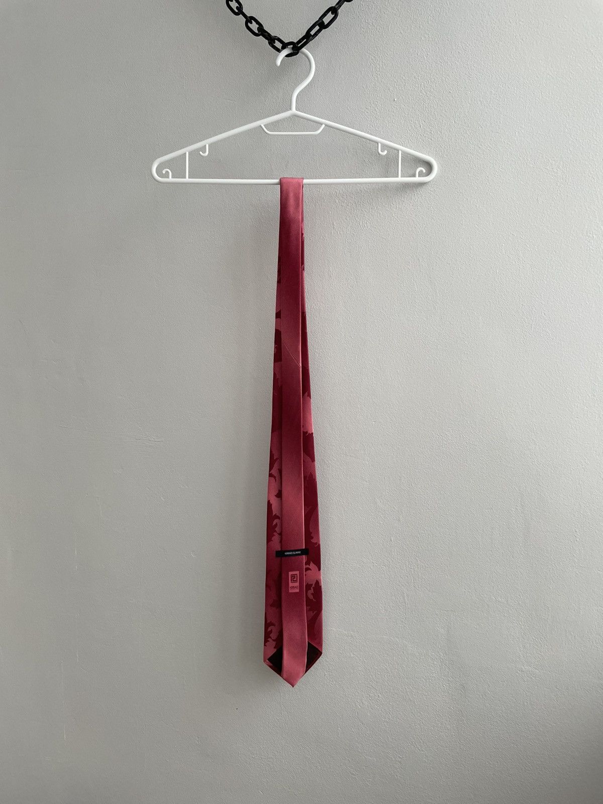 Versace RARE VERSACE Classic Red Silk Tie Printed Logo Abstract Size ONE SIZE - 23 Thumbnail