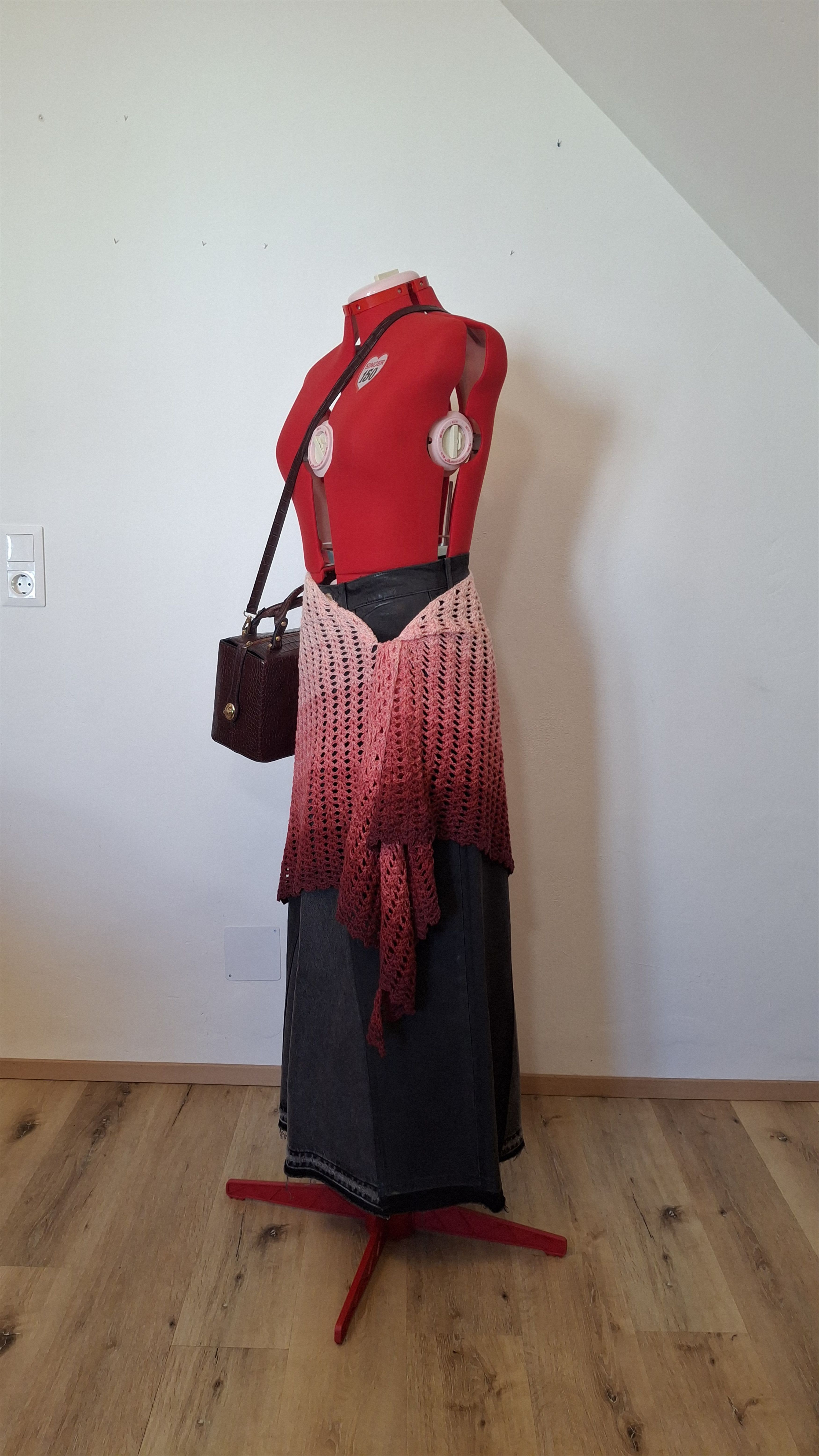 Vintage Avant-Garde Burgundy Croc Doctor Bag: Pristine Y2K Size ONE SIZE - 10 Thumbnail