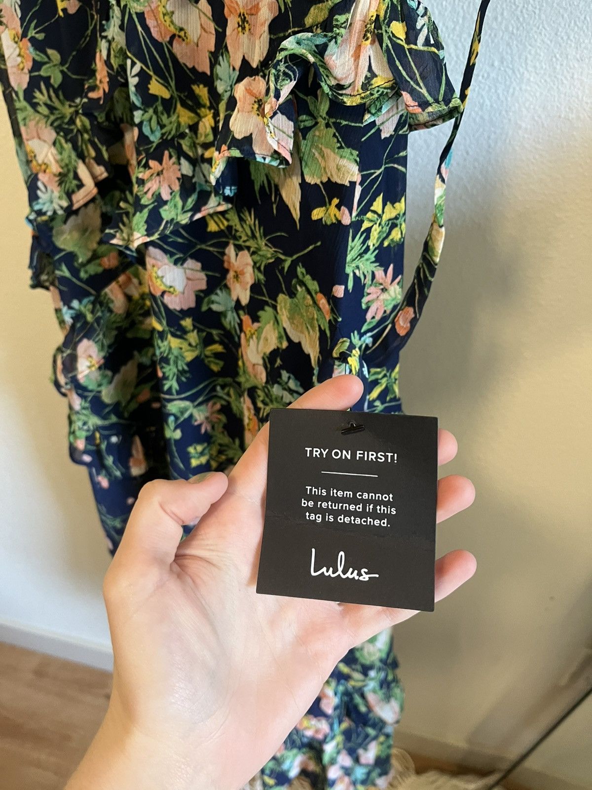 Lulus Lulu’s midi floral dress size small Size S / US 4 / IT 40 - 3 Thumbnail
