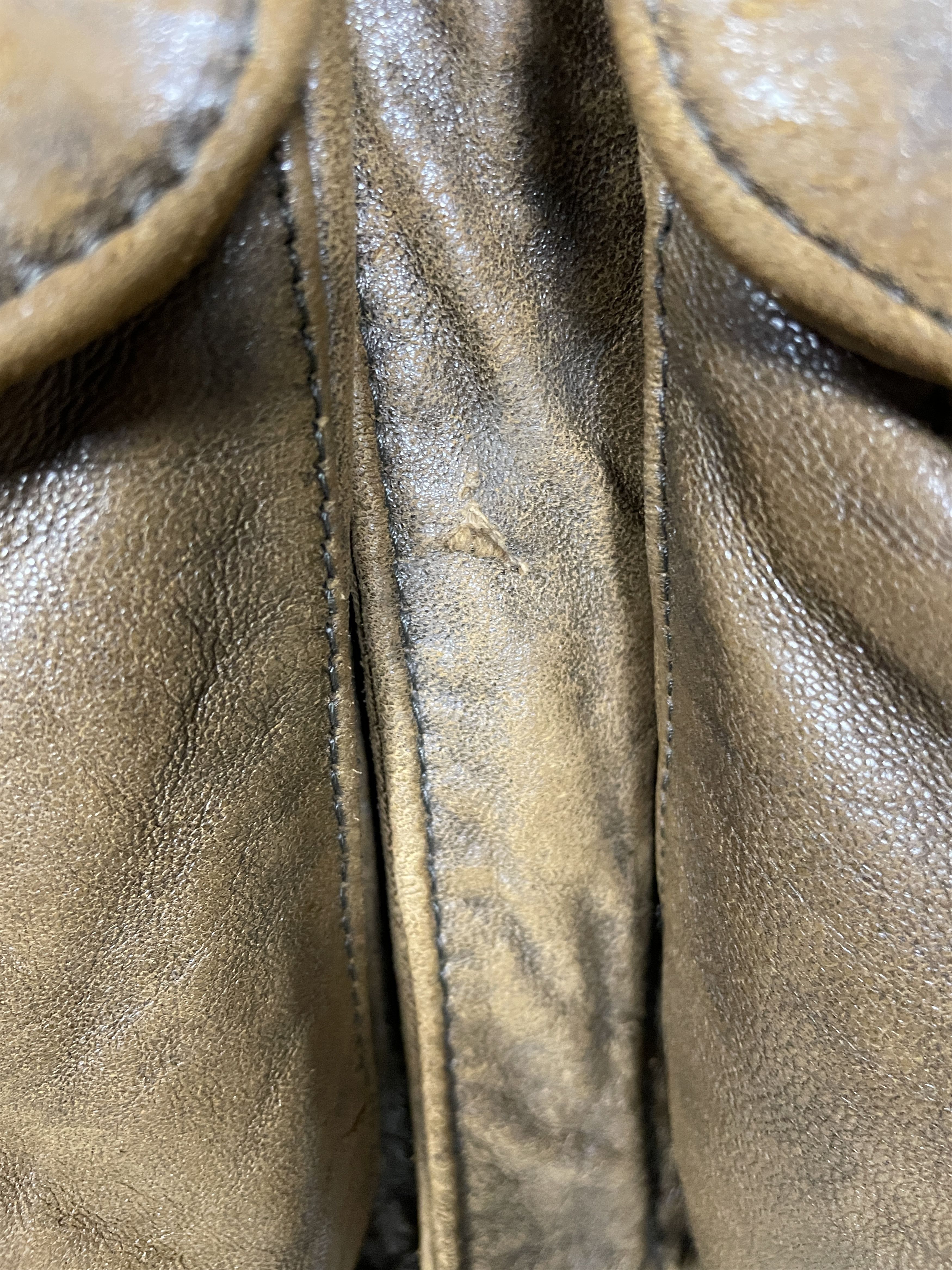 Avirex Avirex Type A-2 Leather Bomber Jacket missing you Size US L / EU 52-54 / 3 - 3 Thumbnail