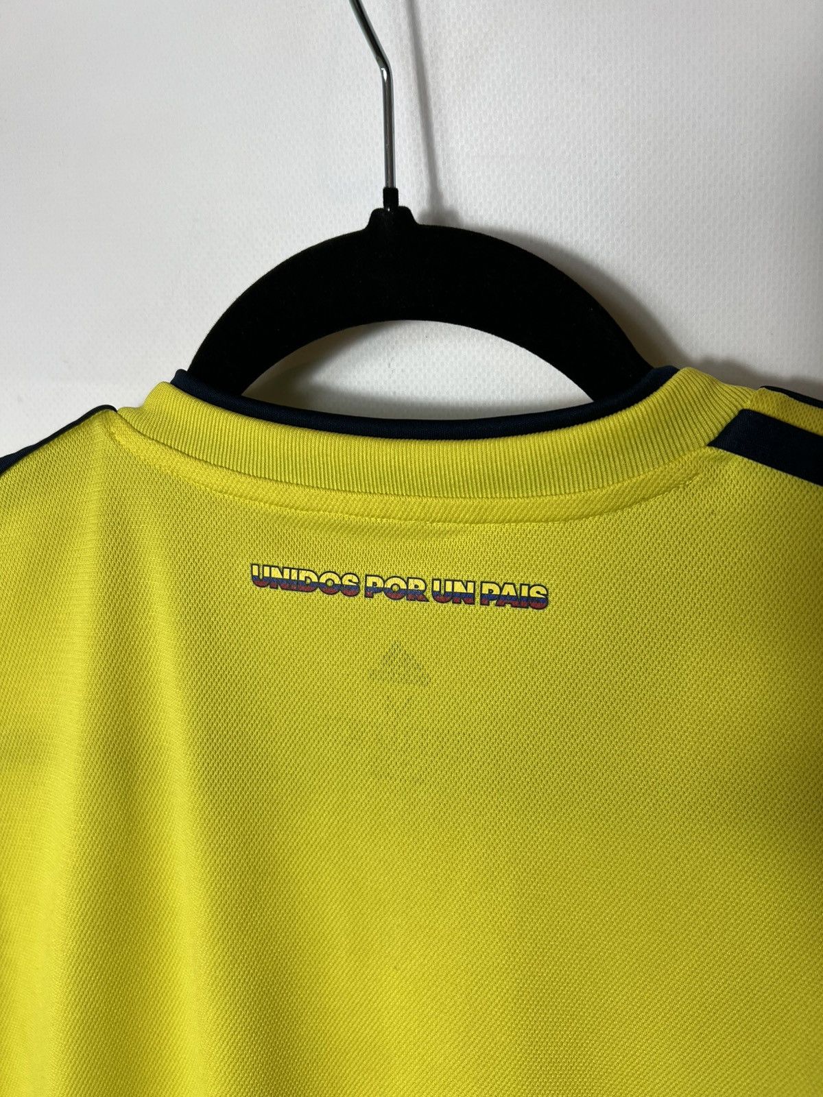 Adidas Vintage 2017 Adidas Columbia Soccer football home jersey Size US M / EU 48-50 / 2 - 13 Thumbnail