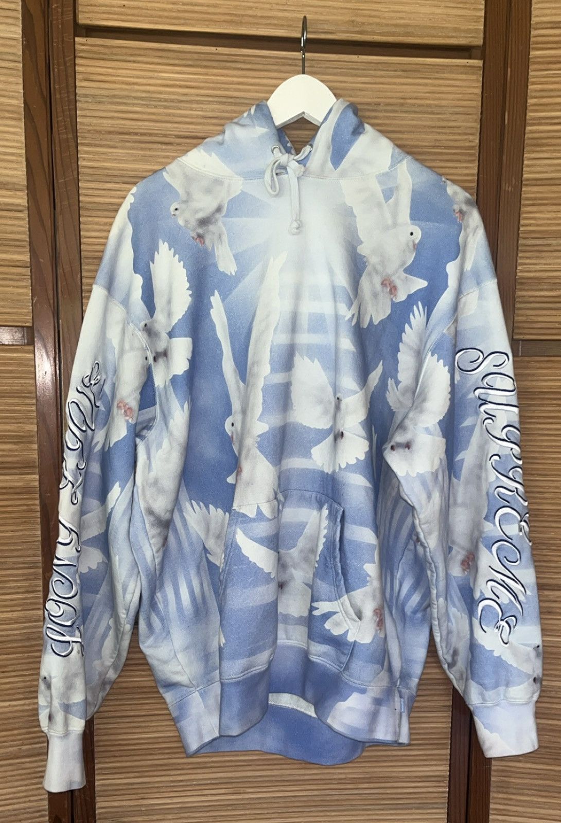 Supreme RARE | Doves LLS Hoodie | Supreme Size US L / EU 52-54 / 3 - 2 Thumbnail